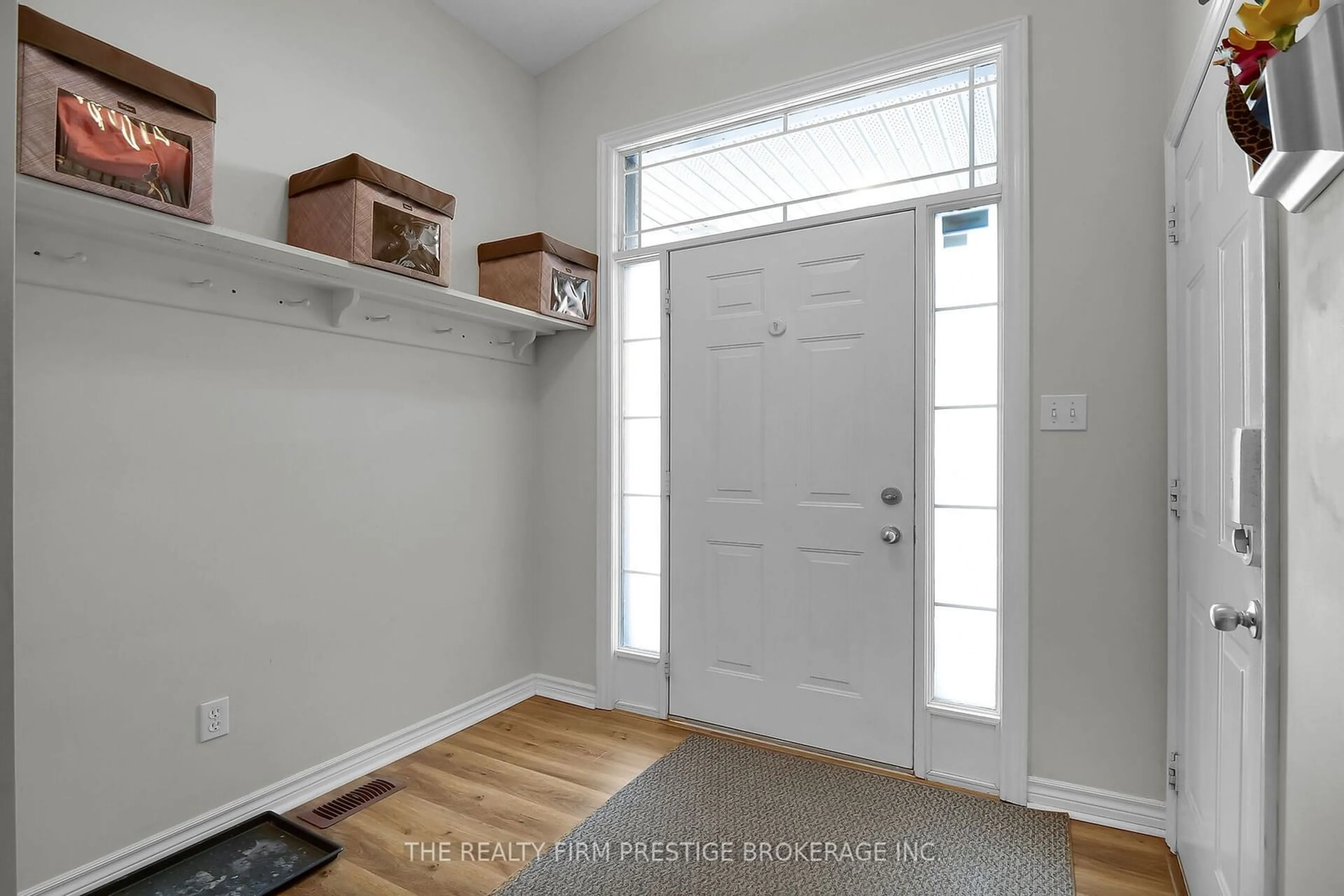 Indoor entryway for 1821 Bayswater Cres, London Ontario N6G 5N1