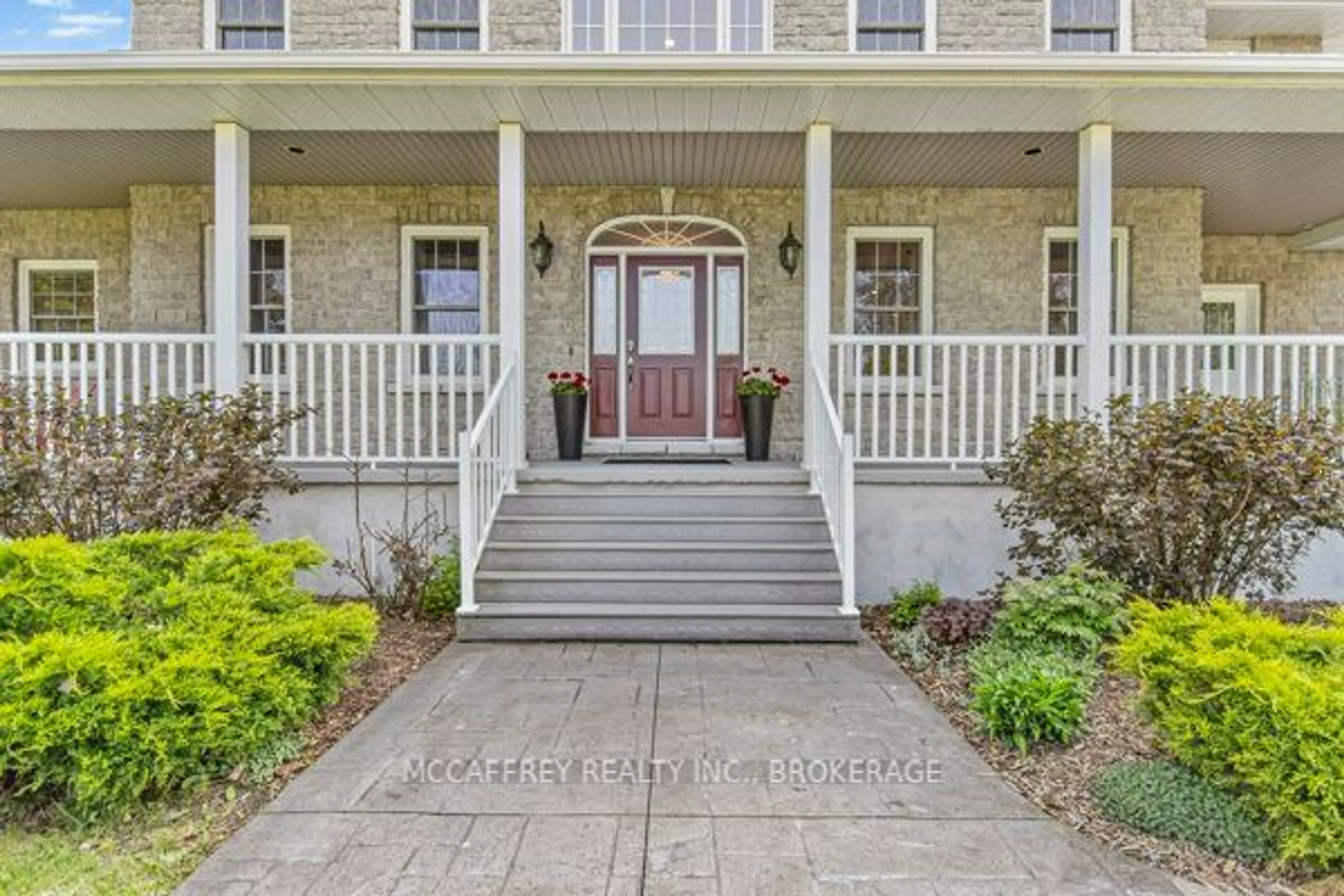 Indoor entryway for 888 COUNTY ROAD 8 Rd, Greater Napanee Ontario K7R 3K6