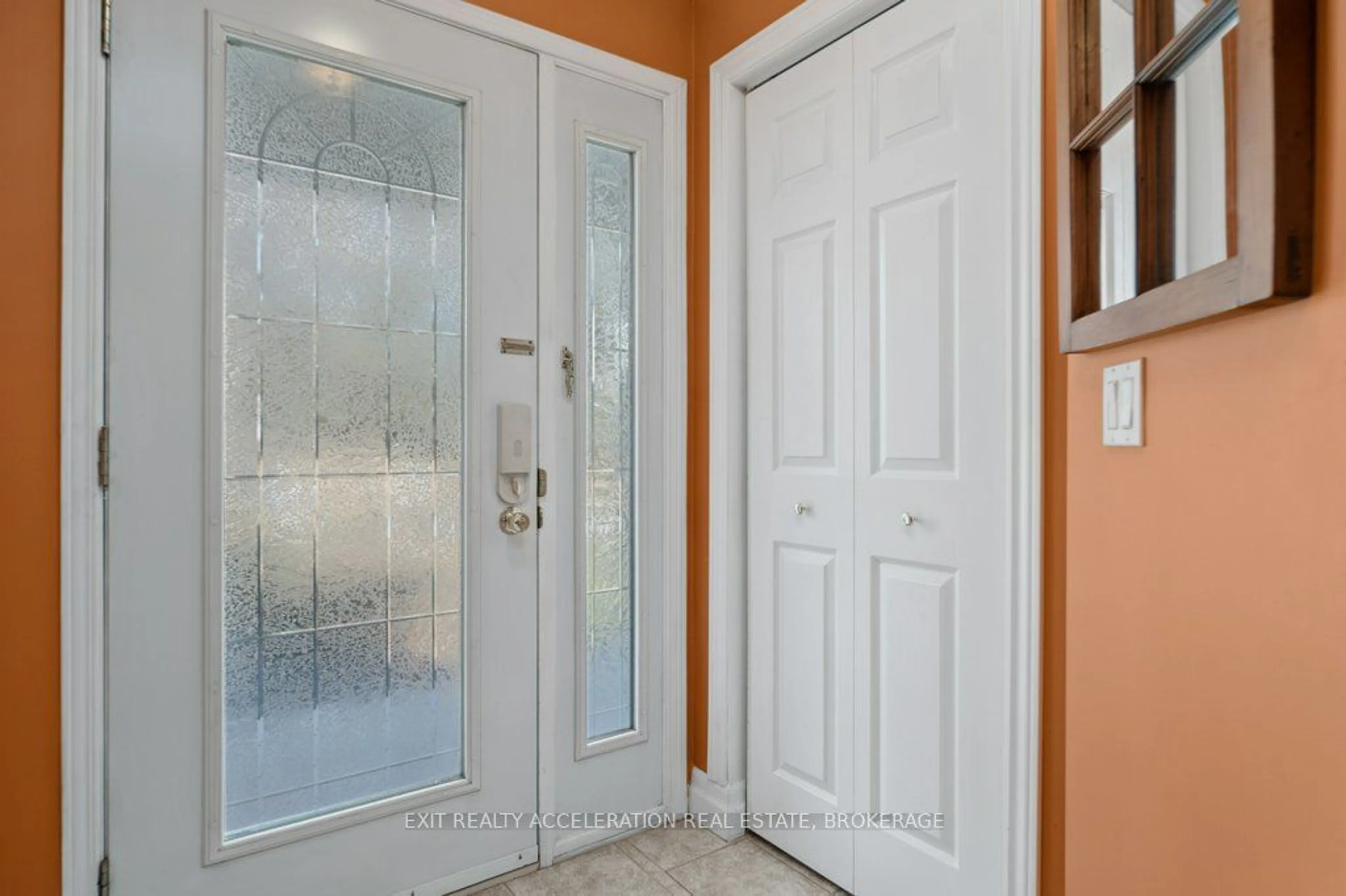 Indoor entryway for 8 Slash Rd, Greater Napanee Ontario K7R 2Z7