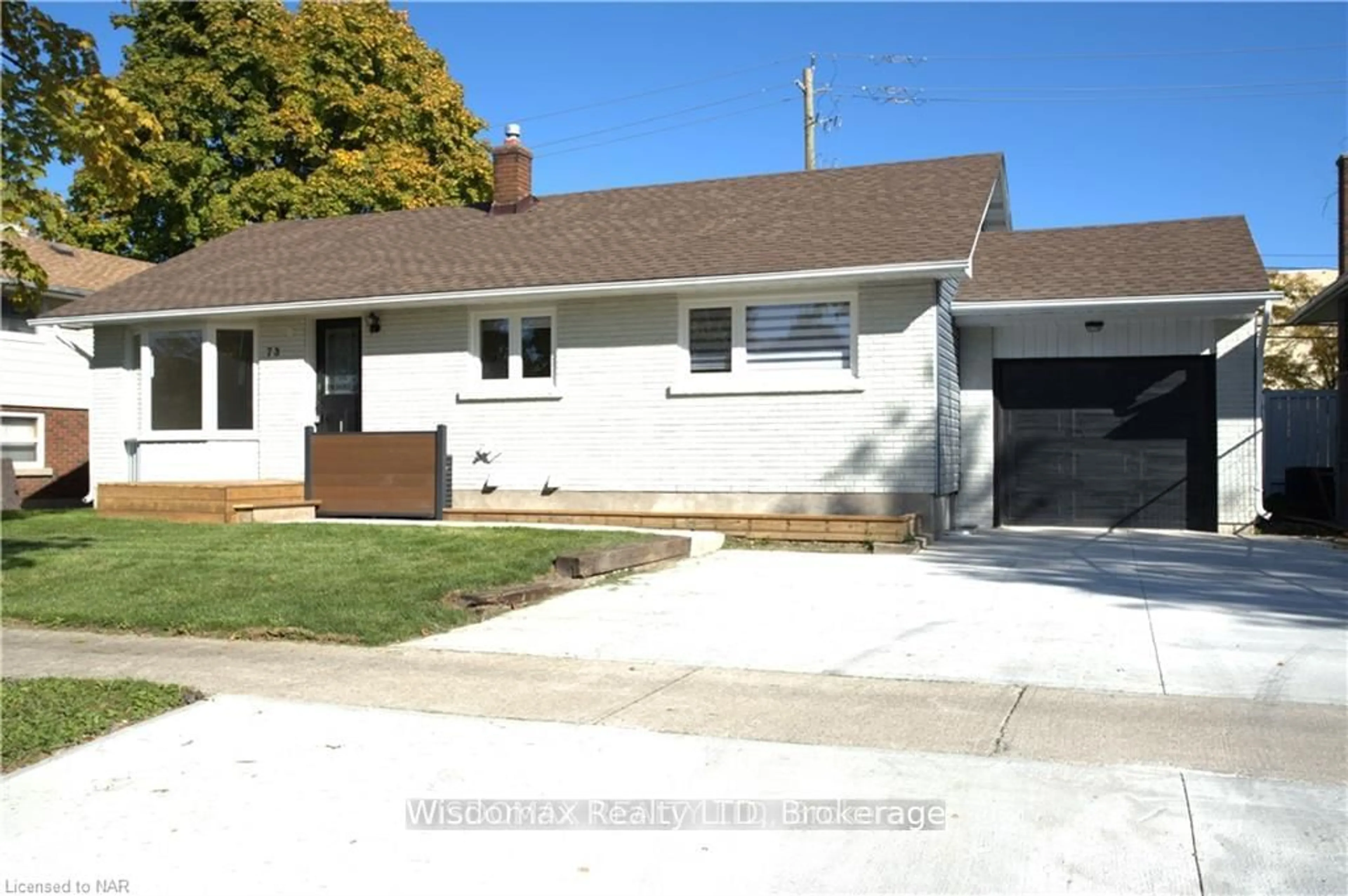 Home with vinyl exterior material, street for 73 JACOBSON Ave, St. Catharines Ontario L2T 3A2