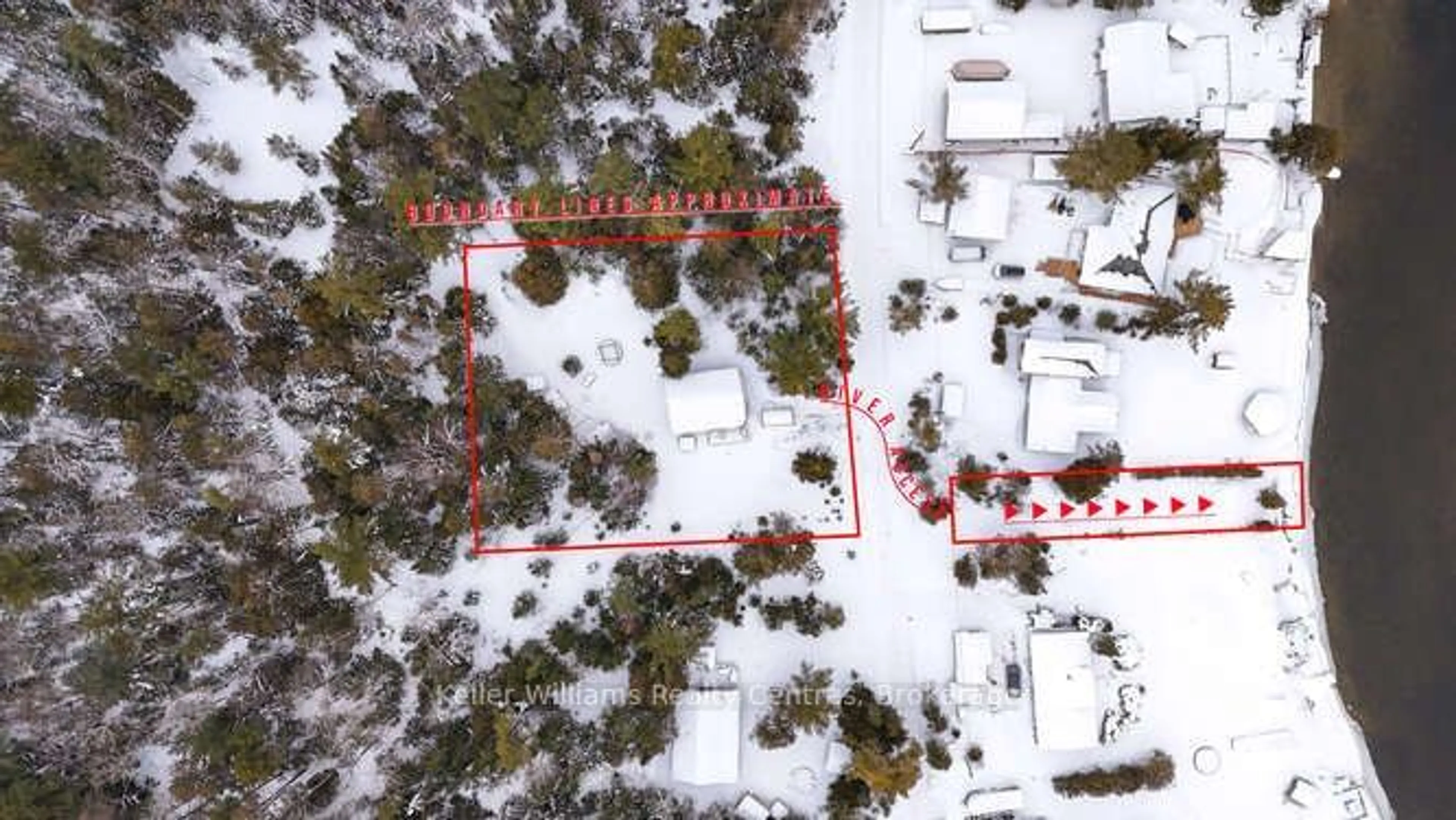 A pic from outside/outdoor area/front of a property/back of a property/a pic from drone, street for 214 Ogimah Rd, First Nations Ontario N0H 2T0