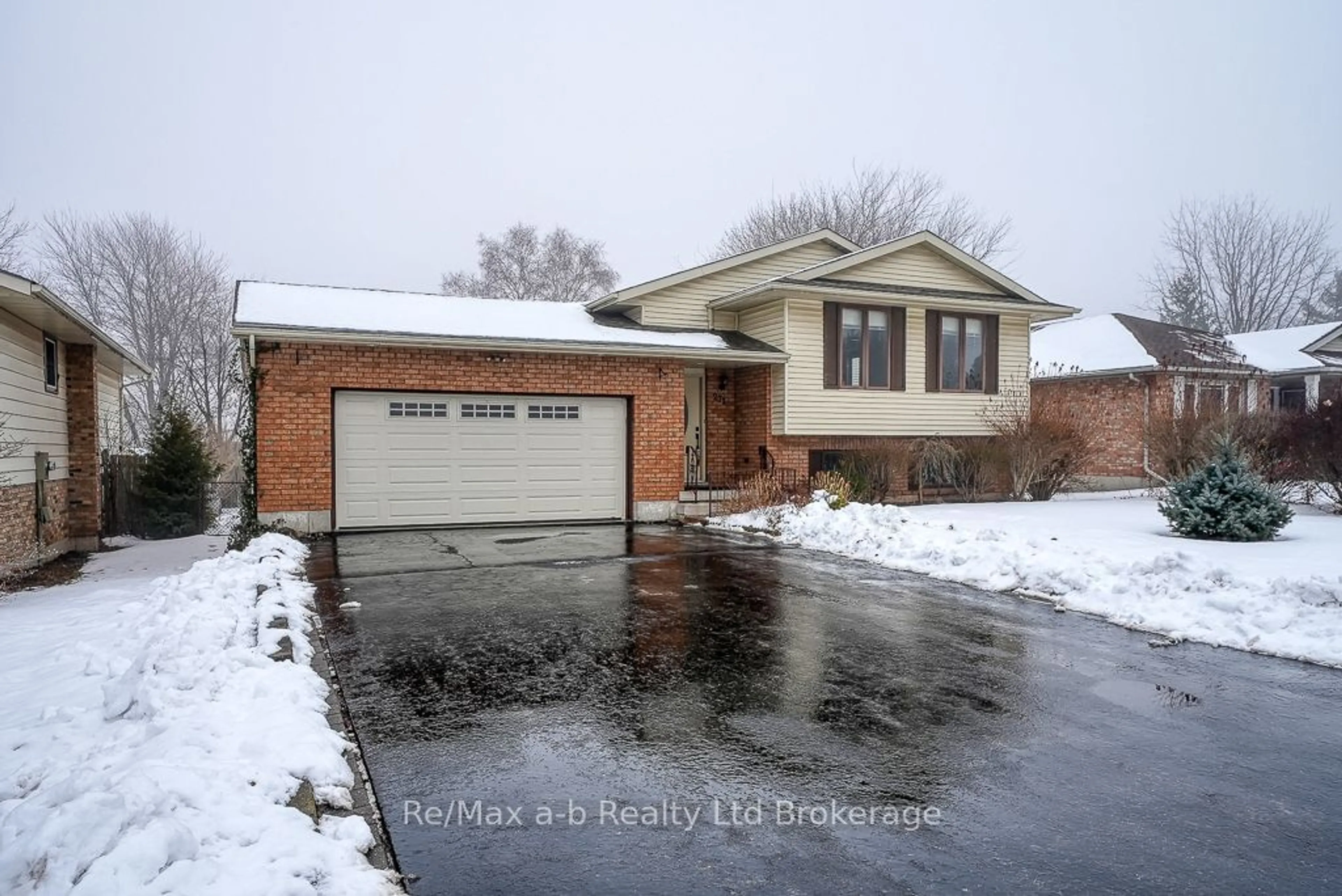 Home with brick exterior material, street for 273 Whiting St, Ingersoll Ontario N5C 3B7