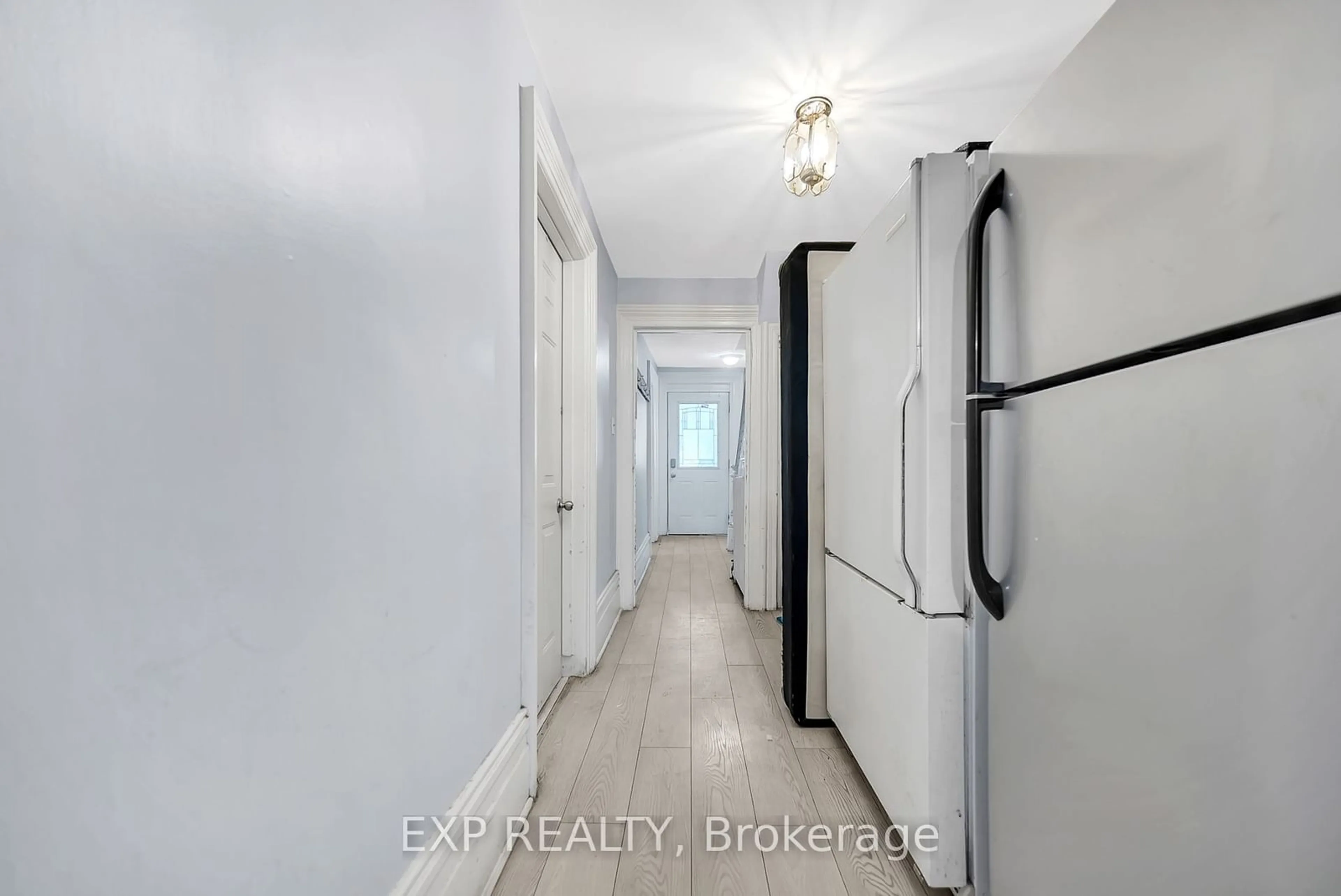 Indoor entryway for 234 Coleman St, Belleville Ontario K8P 3H6