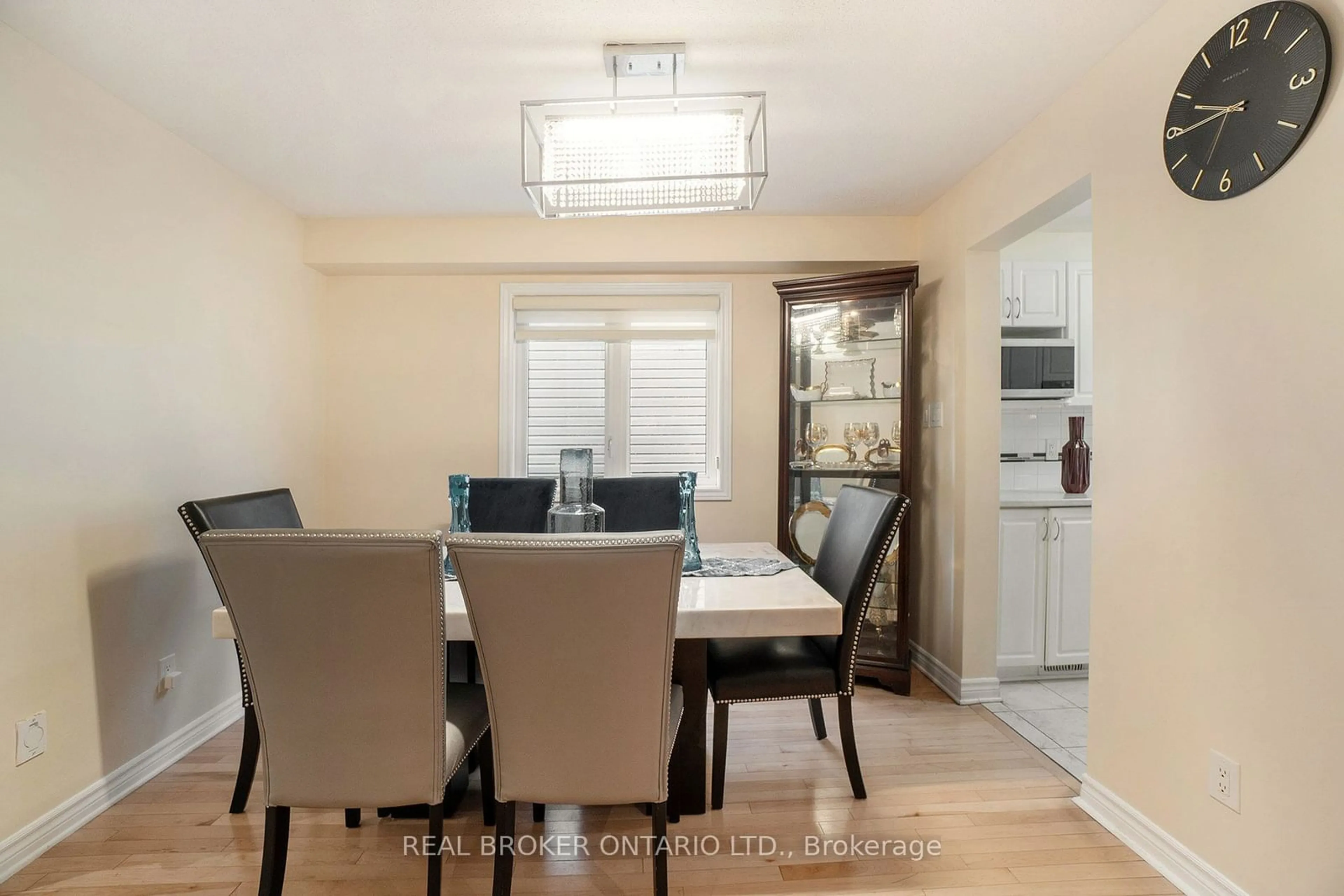 Dining room, wood/laminate floor for 524 Paine Ave, Kanata Ontario K2S 1B9