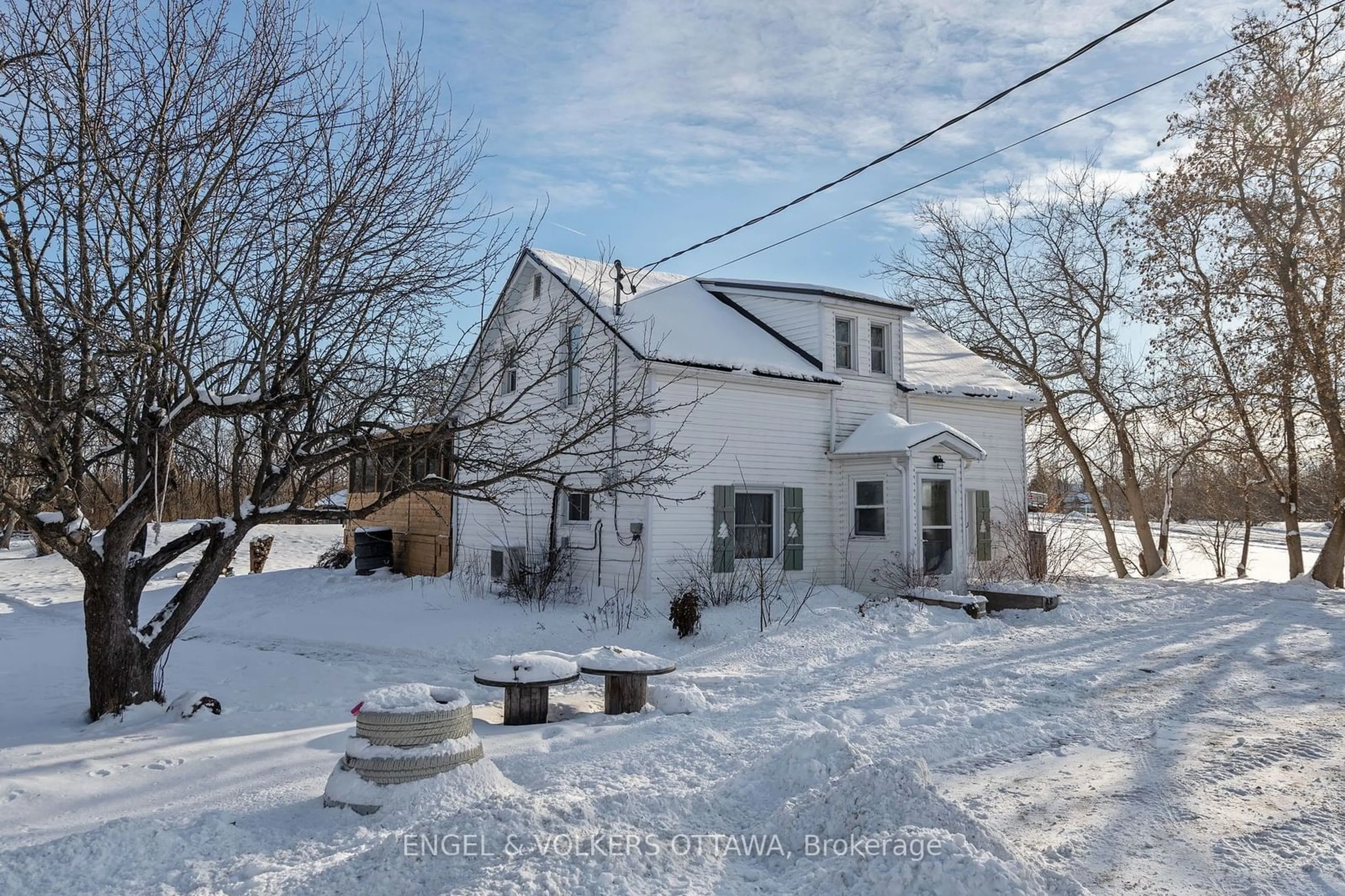 A pic from outside/outdoor area/front of a property/back of a property/a pic from drone, street for 179 Church St, Beckwith Ontario K7A 0K2