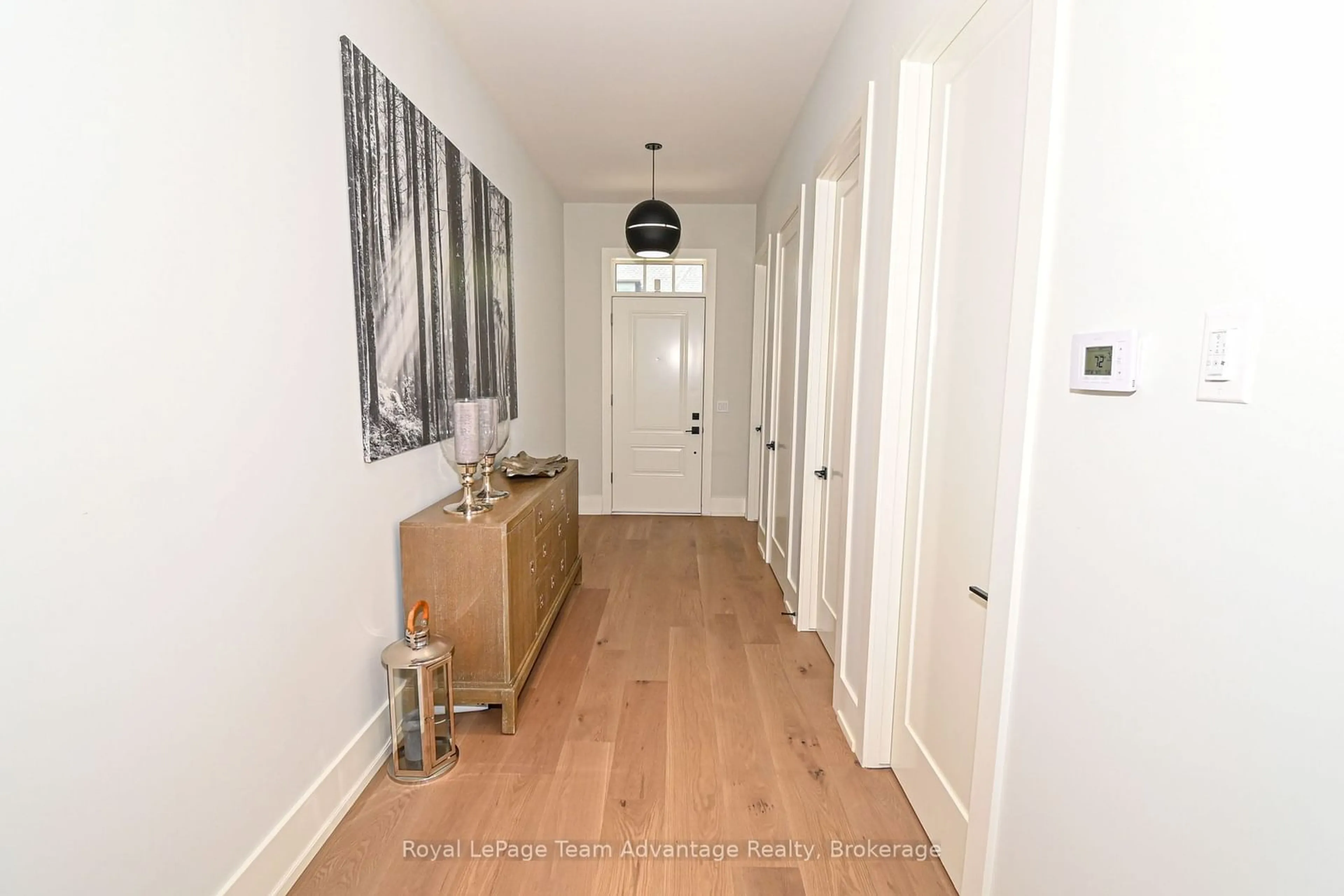 Indoor entryway for 25 Sorensen Crt #5, Niagara-on-the-Lake Ontario L0S 1T0