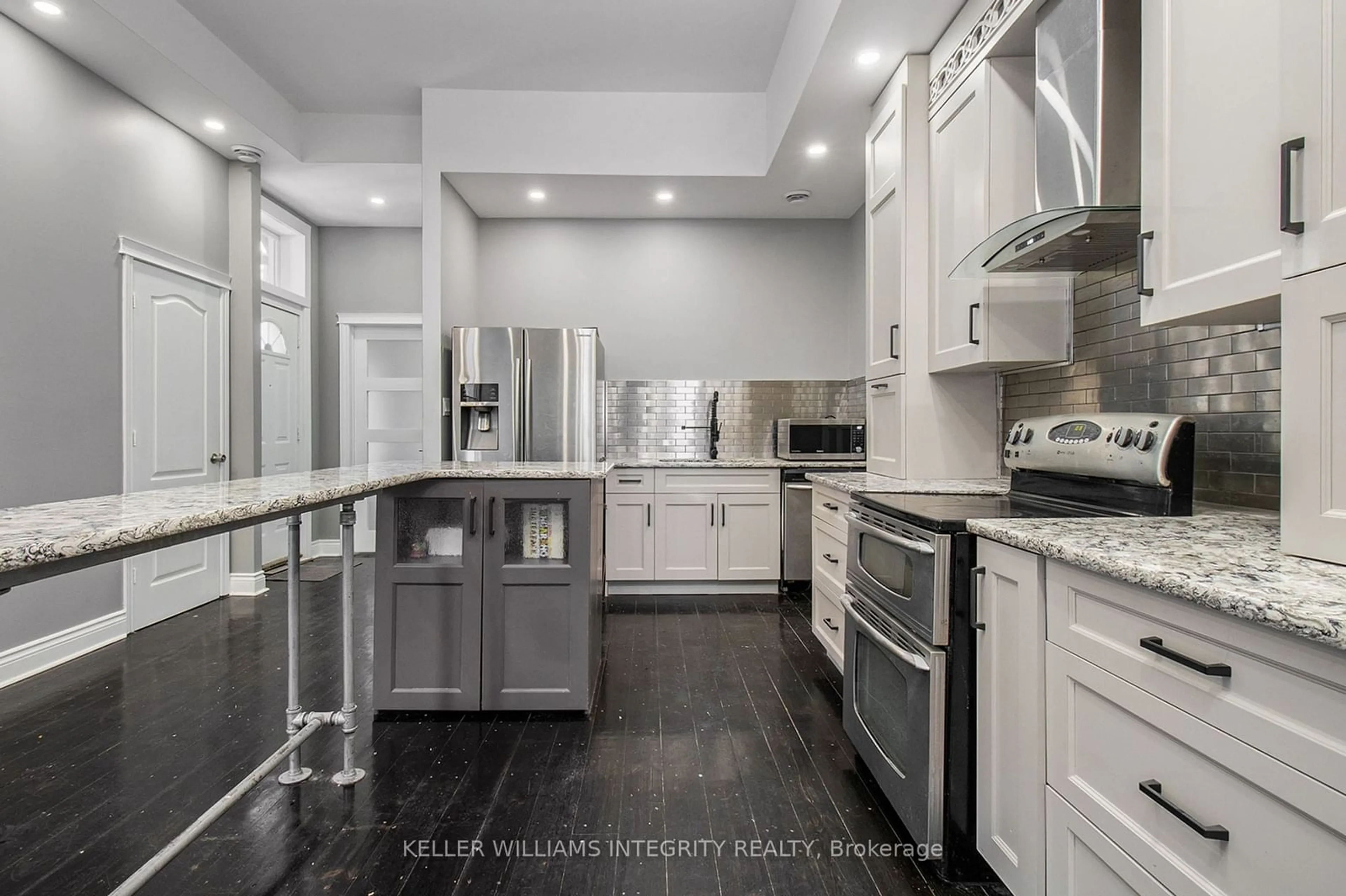 Contemporary kitchen, ceramic/tile floor for 698 COOPER St, Ottawa Centre Ontario K1R 6C6