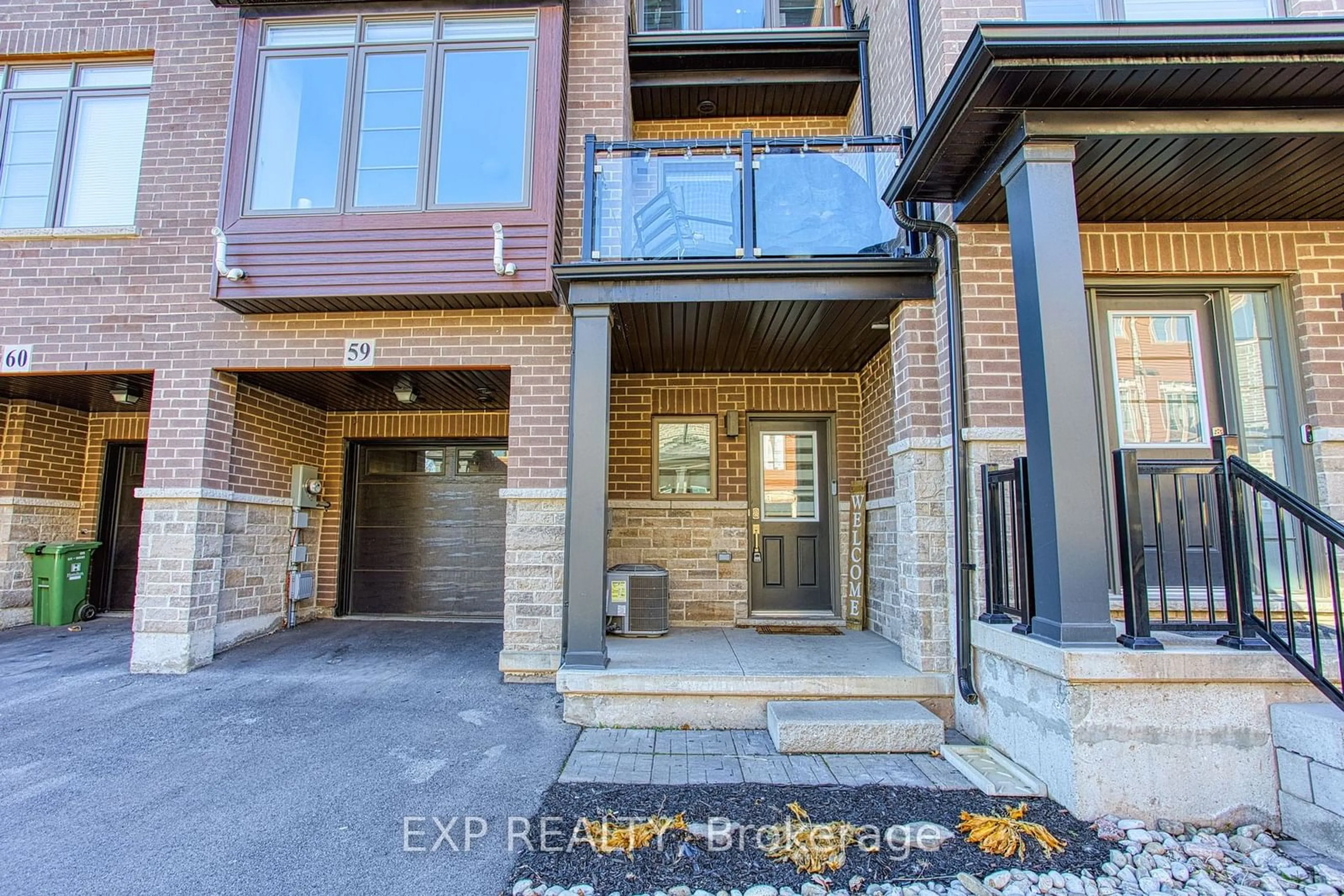 Indoor entryway for 575 Woodward Ave #59, Hamilton Ontario L8H 6P2