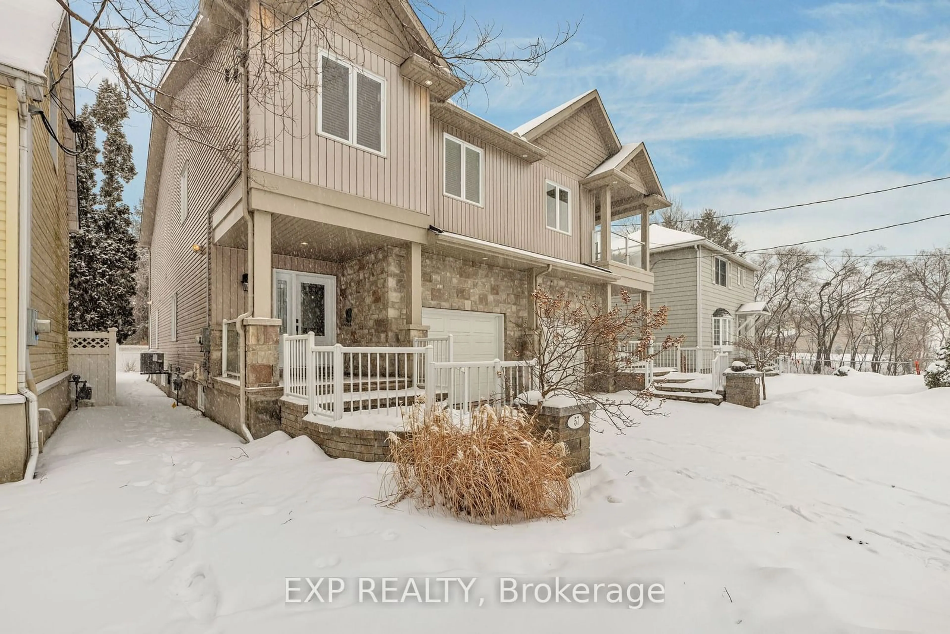 A pic from outside/outdoor area/front of a property/back of a property/a pic from drone, street for 57 Columbus Ave, Overbrook - Castleheights and Area Ontario K1K 1R2