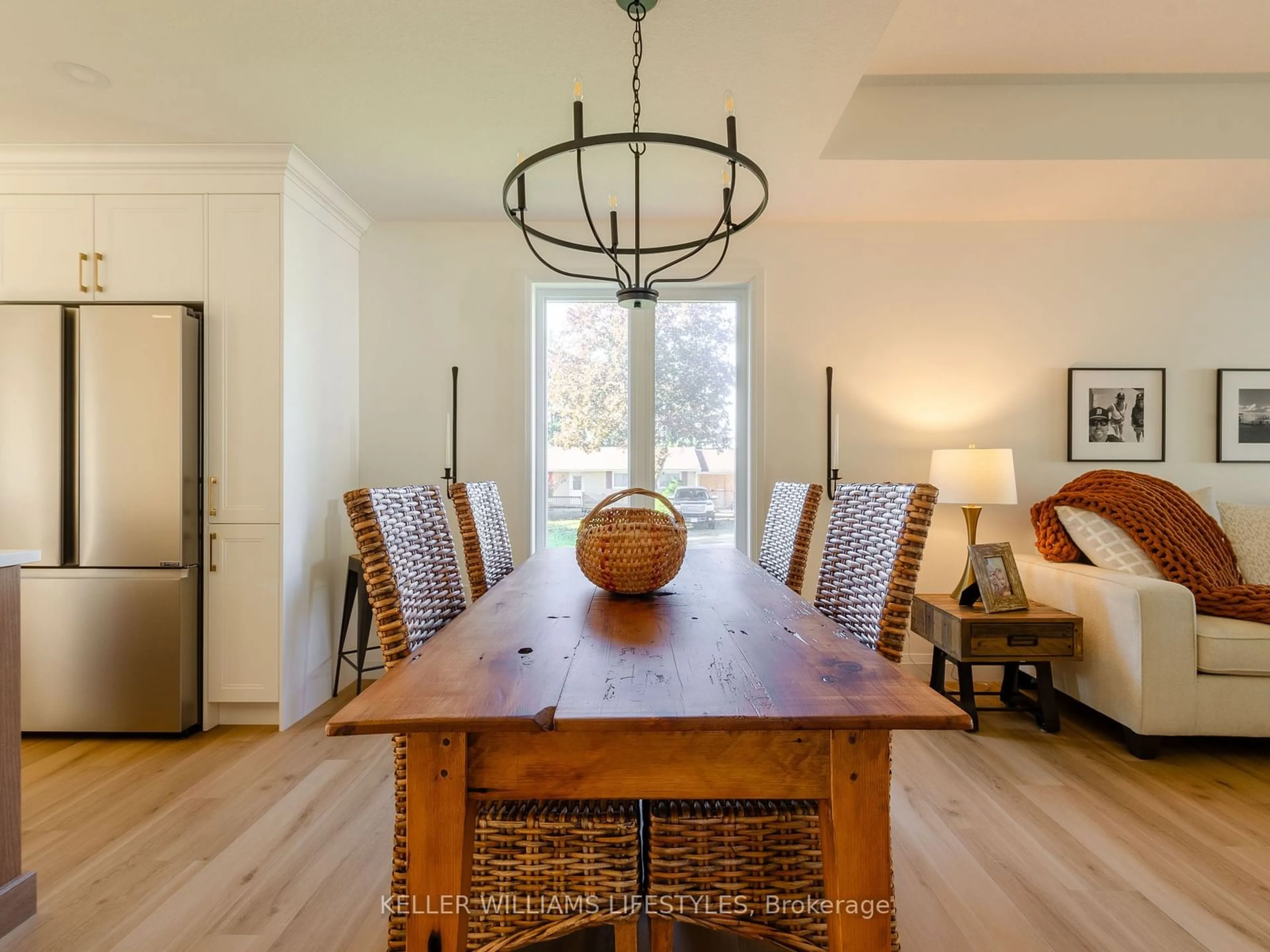 Dining room, wood/laminate floor for 3268 Walnut St, Brooke-Alvinston Ontario N0N 1A0