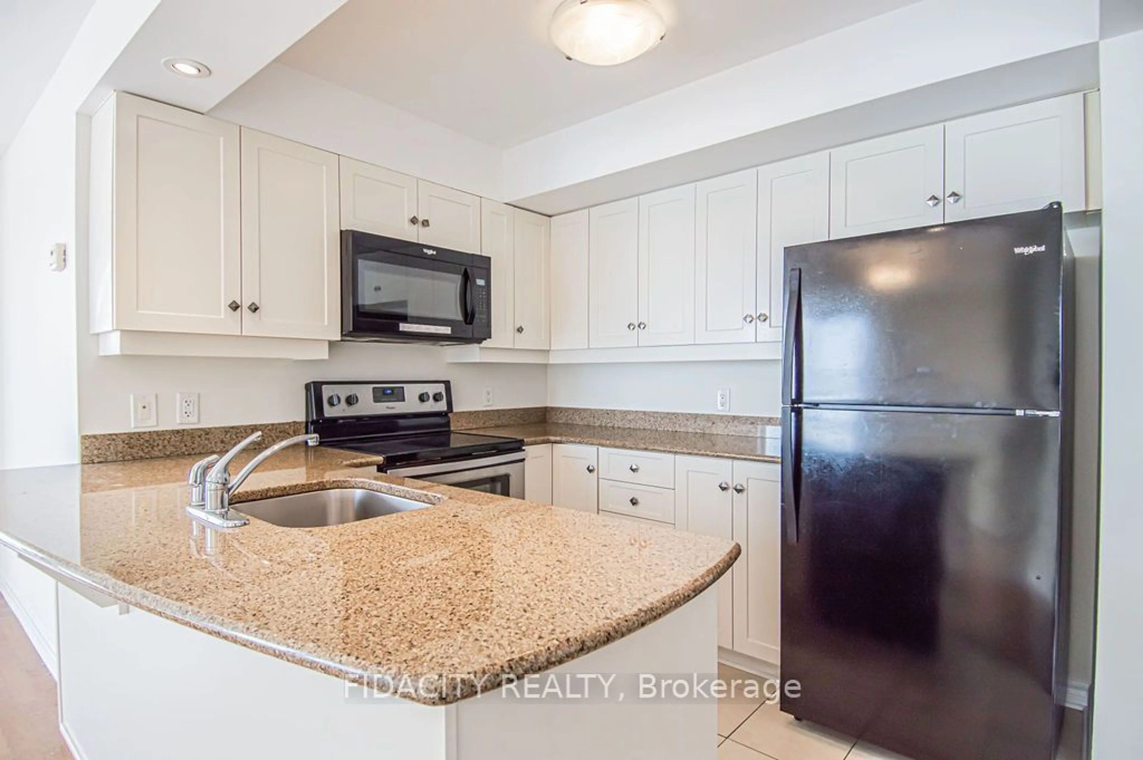 Standard kitchen, ceramic/tile floor for 314 Central Park Dr #810, Carlington - Central Park Ontario K2C 0R2