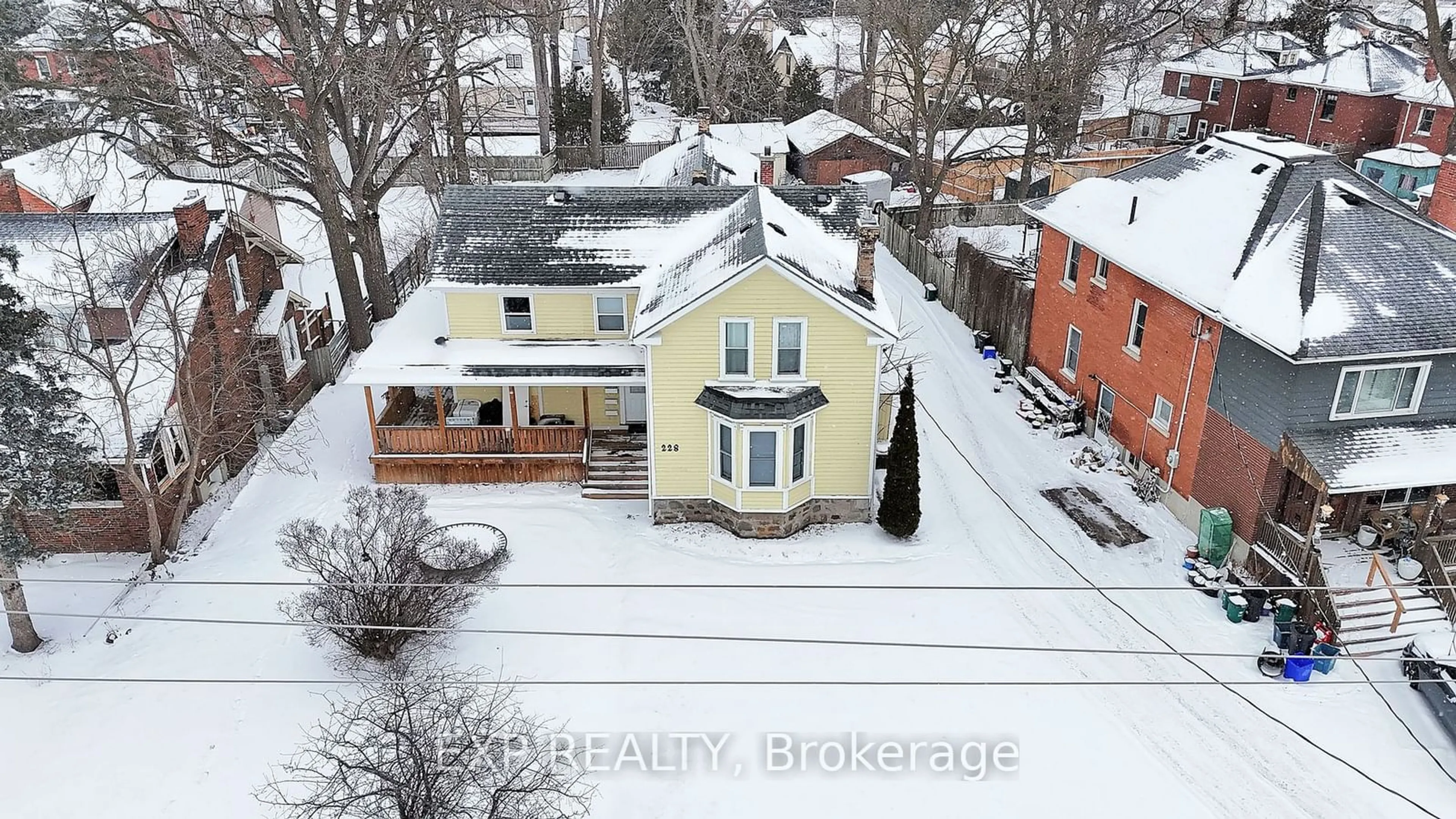 A pic from outside/outdoor area/front of a property/back of a property/a pic from drone, street for 228 Main St, Cambridge Ontario N1R 1W8