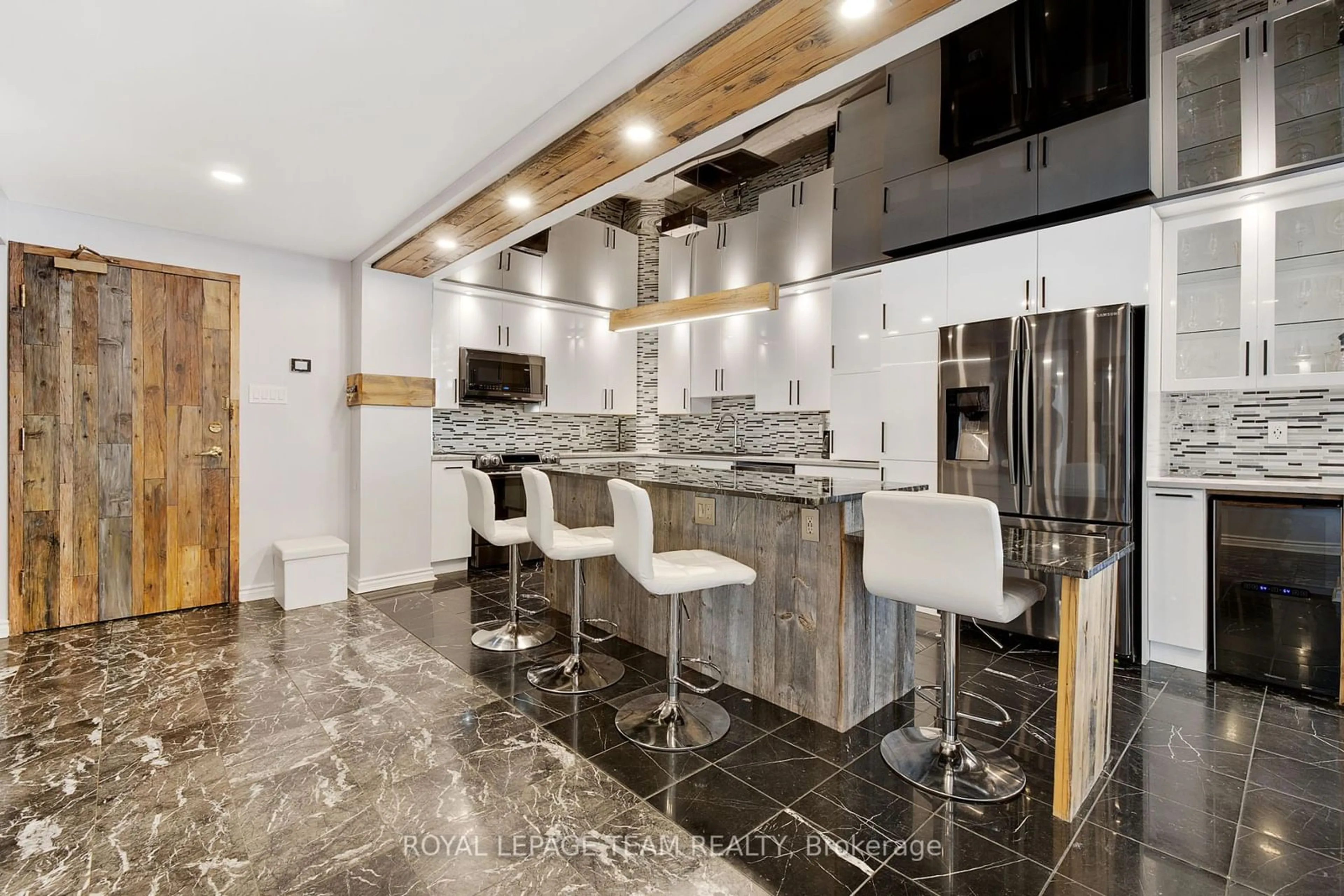 Contemporary kitchen, ceramic/tile floor for 160 George St #1905, Lower Town - Sandy Hill Ontario K1N 9M2