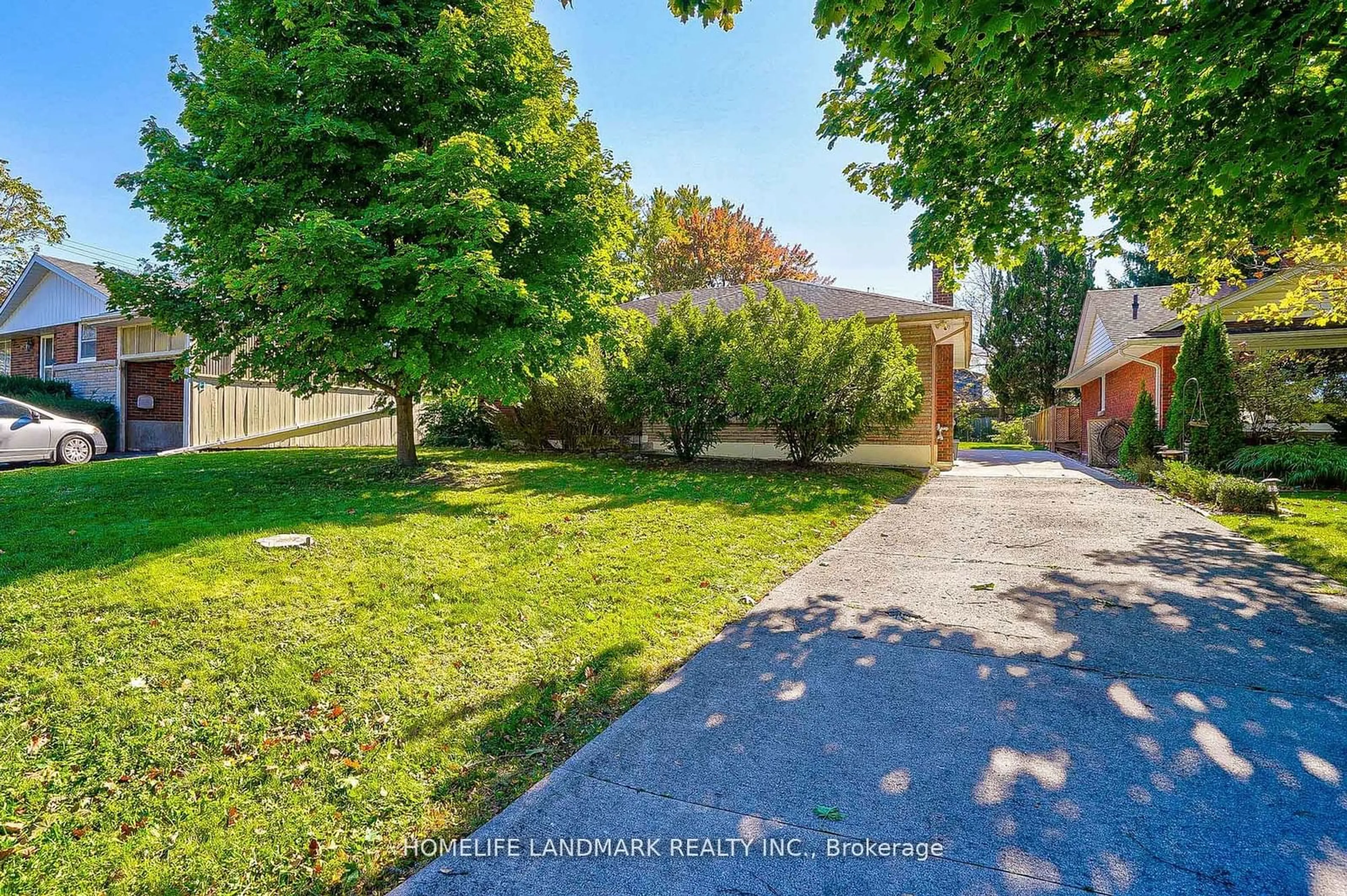 A pic from outside/outdoor area/front of a property/back of a property/a pic from drone, street for 12 Macbeth Blvd, St. Catharines Ontario L2T 2M2