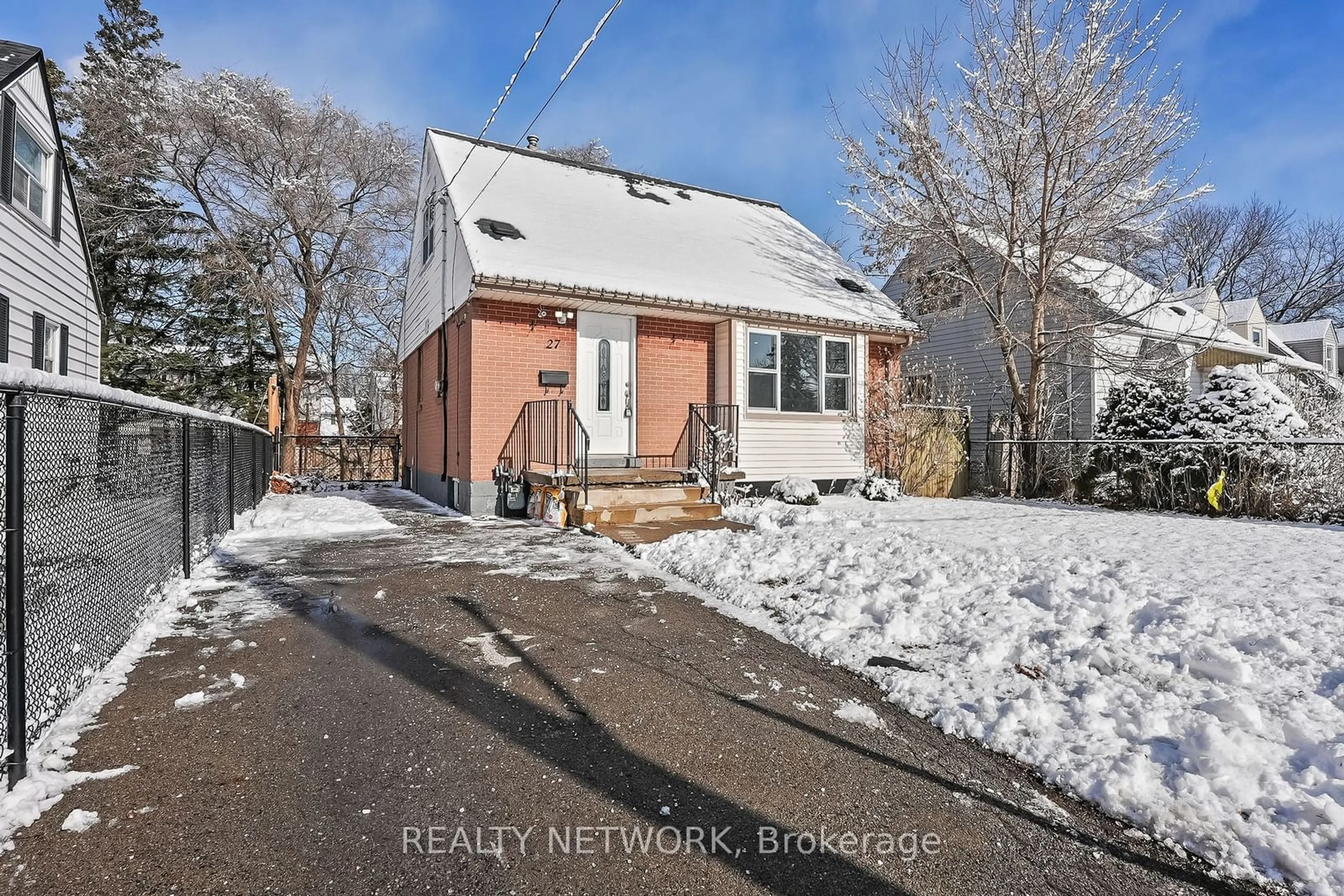 Unknown for 27 Glengrove Ave, Hamilton Ontario L8H 1M9