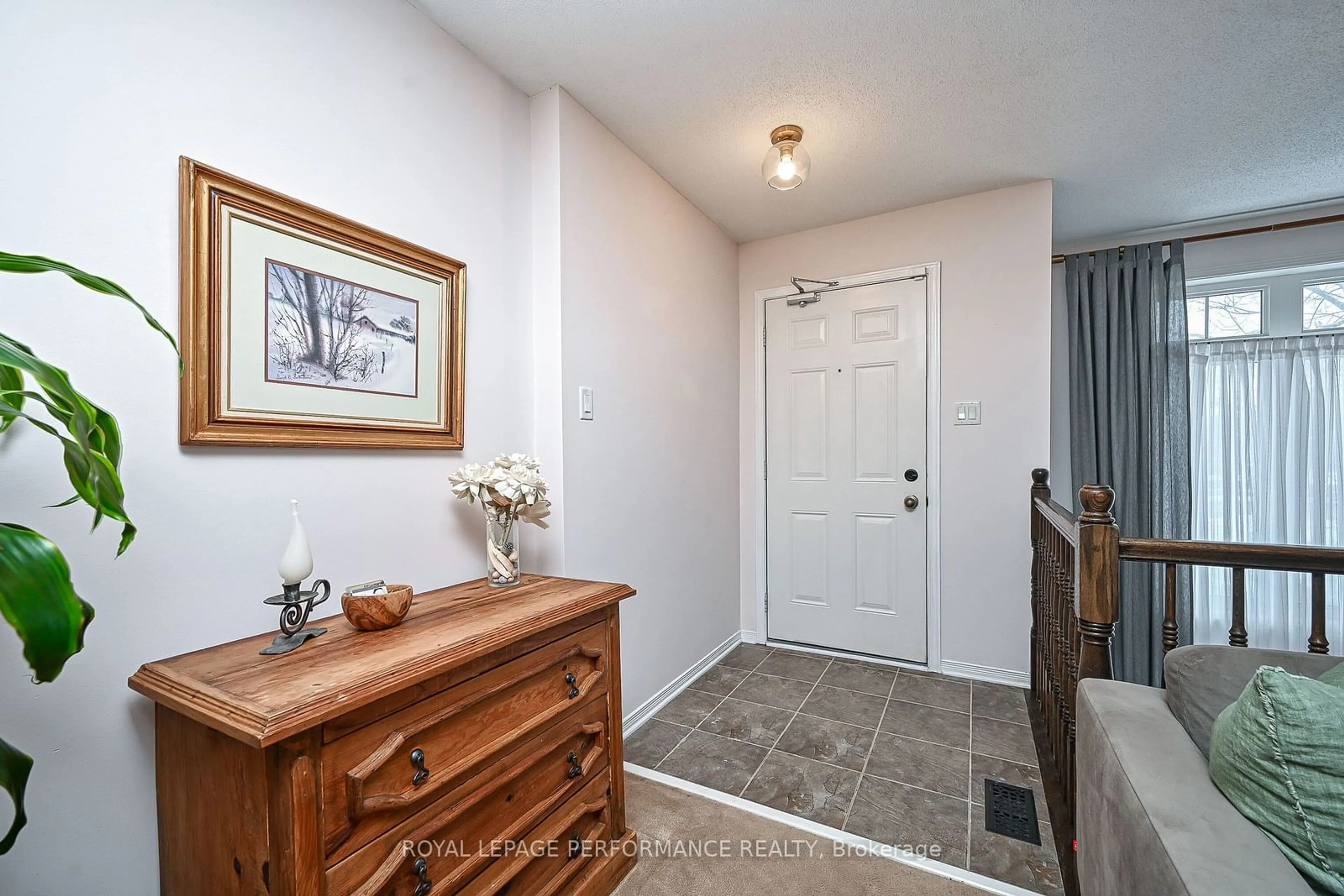 Indoor entryway for 1512 Walkley Rd #133, Hunt Club - South Keys and Area Ontario K1V 2G6