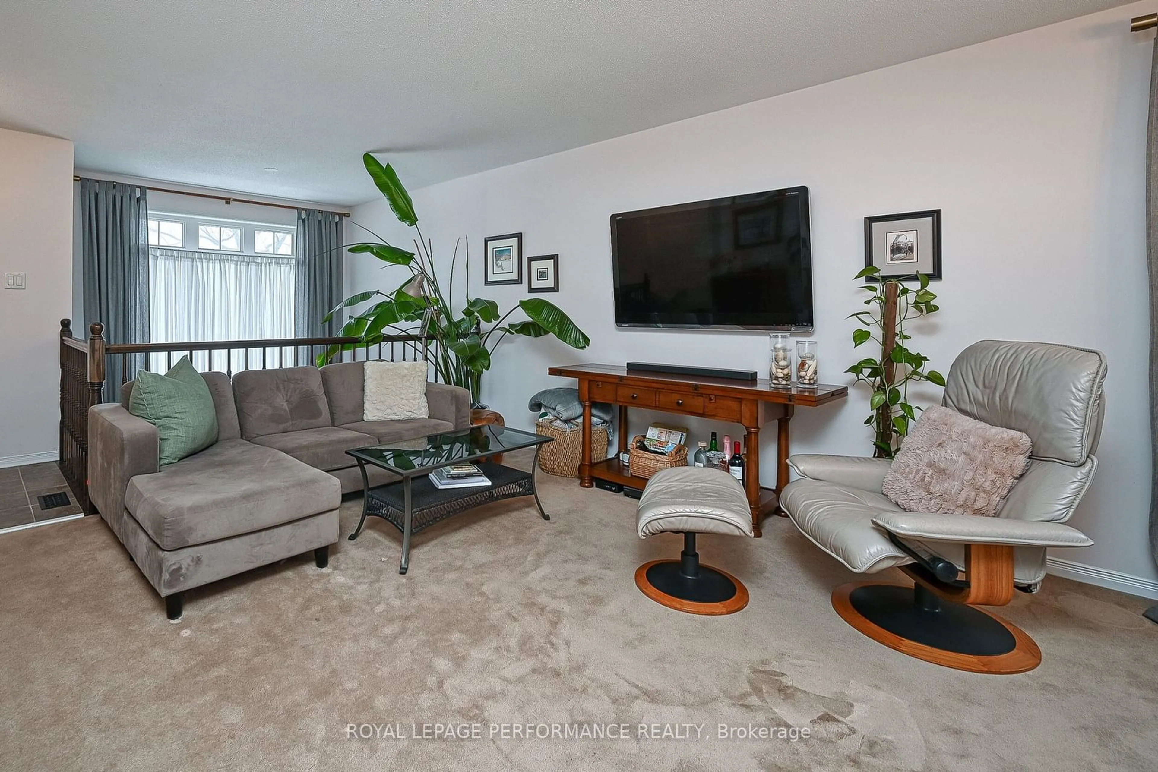 Living room with furniture, unknown for 1512 Walkley Rd #133, Hunt Club - South Keys and Area Ontario K1V 2G6