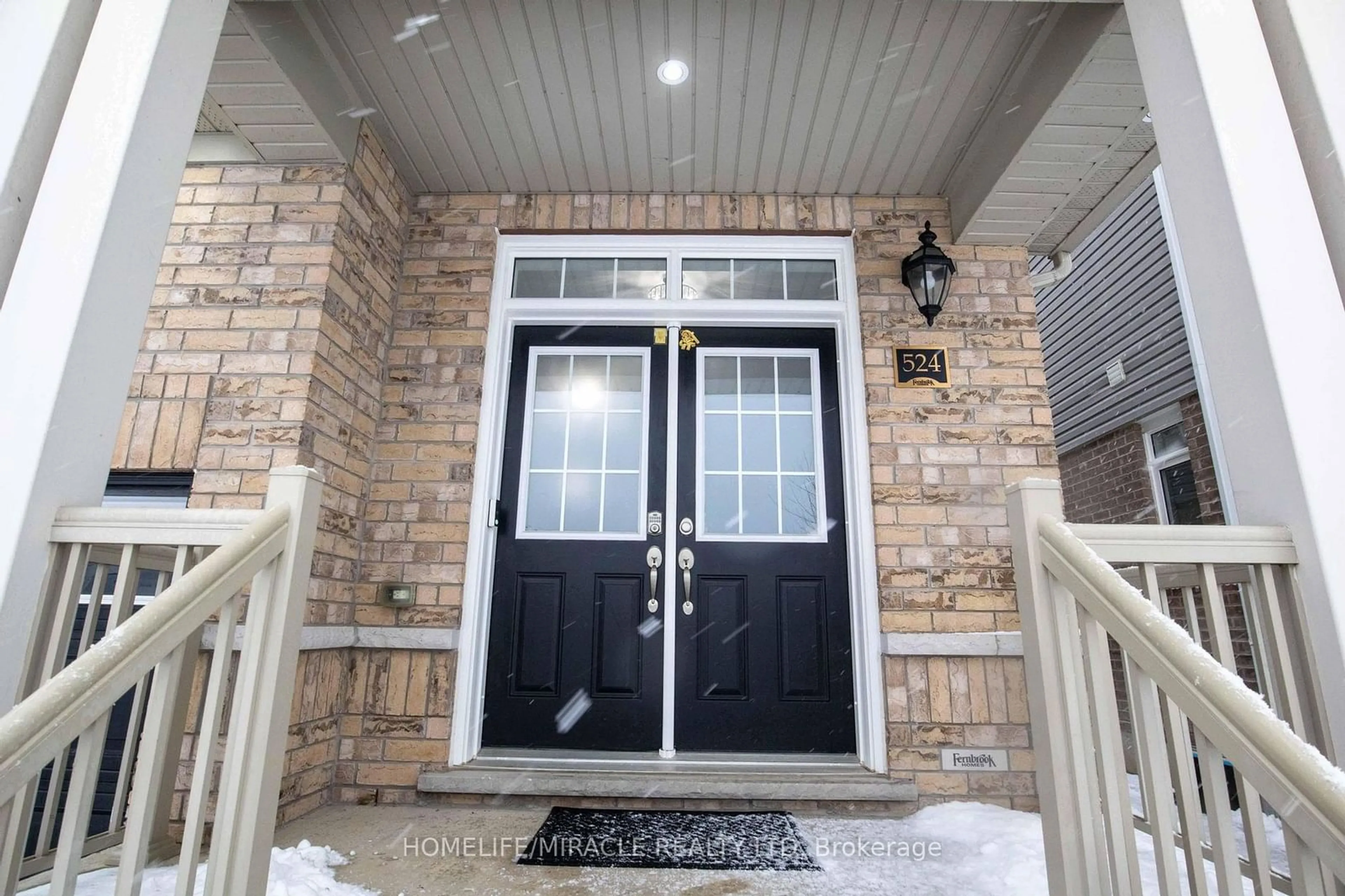 Indoor entryway for 524 Linden Dr, Cambridge Ontario N3H 5L5