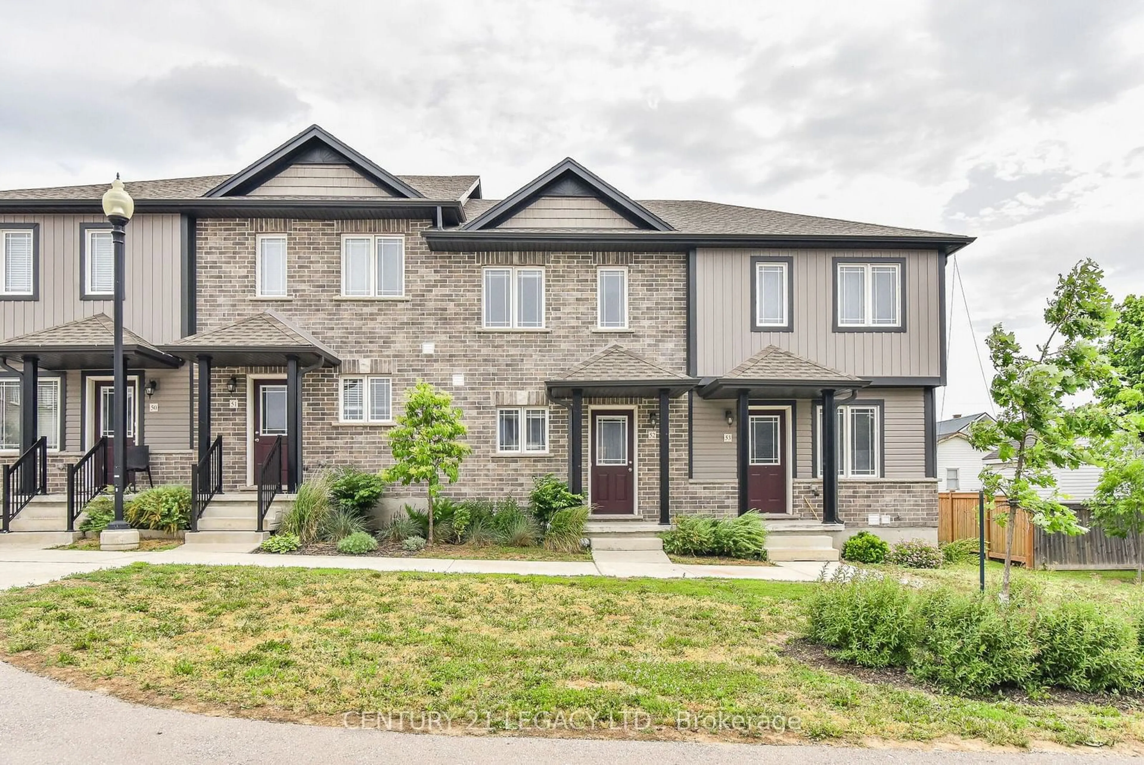 Home with brick exterior material, street for 350 Dundas St #52, Cambridge Ontario N1R 5S2