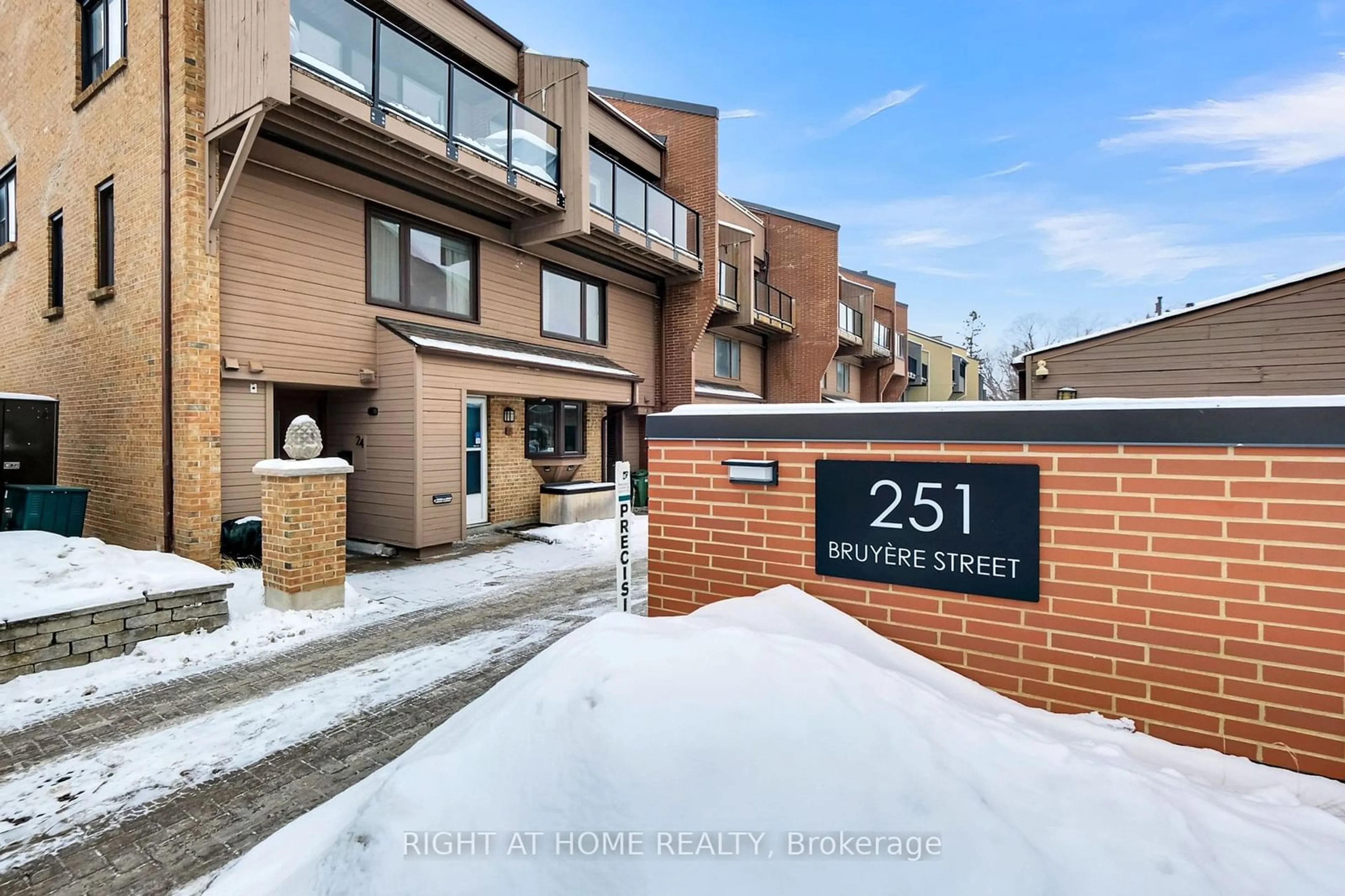 Unknown for 251 Bruyere St #18, Lower Town - Sandy Hill Ontario K1N 5E5