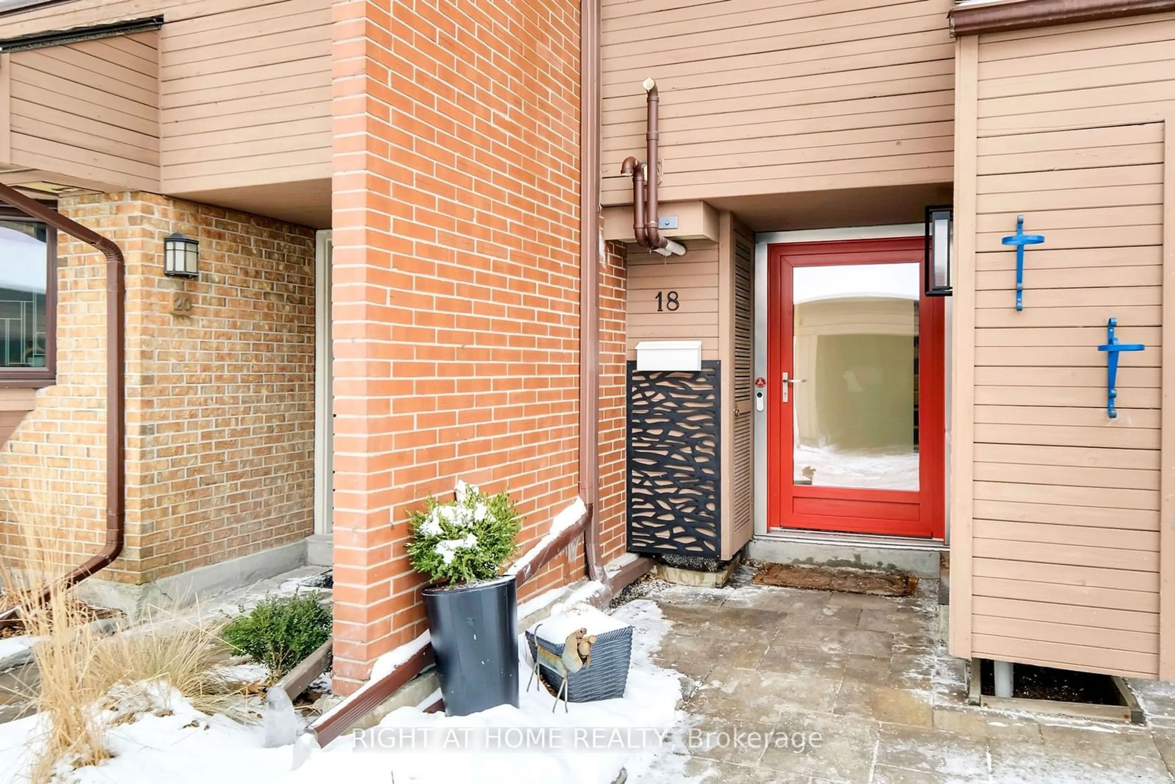 Unknown for 251 Bruyere St #18, Lower Town - Sandy Hill Ontario K1N 5E5