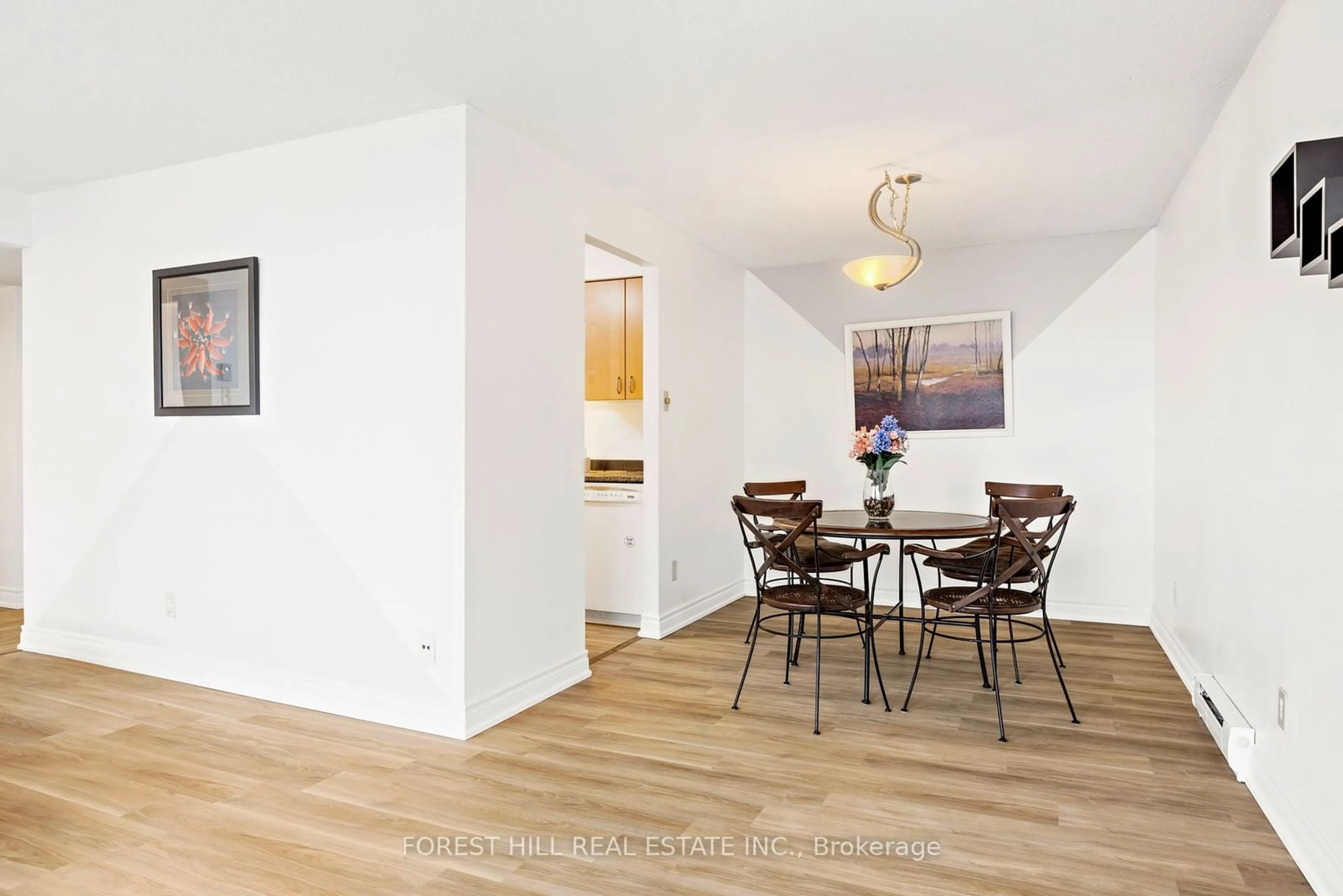 Dining room, wood/laminate floor for 470 Laurier Ave #1703, Ottawa Centre Ontario K1R 7W9