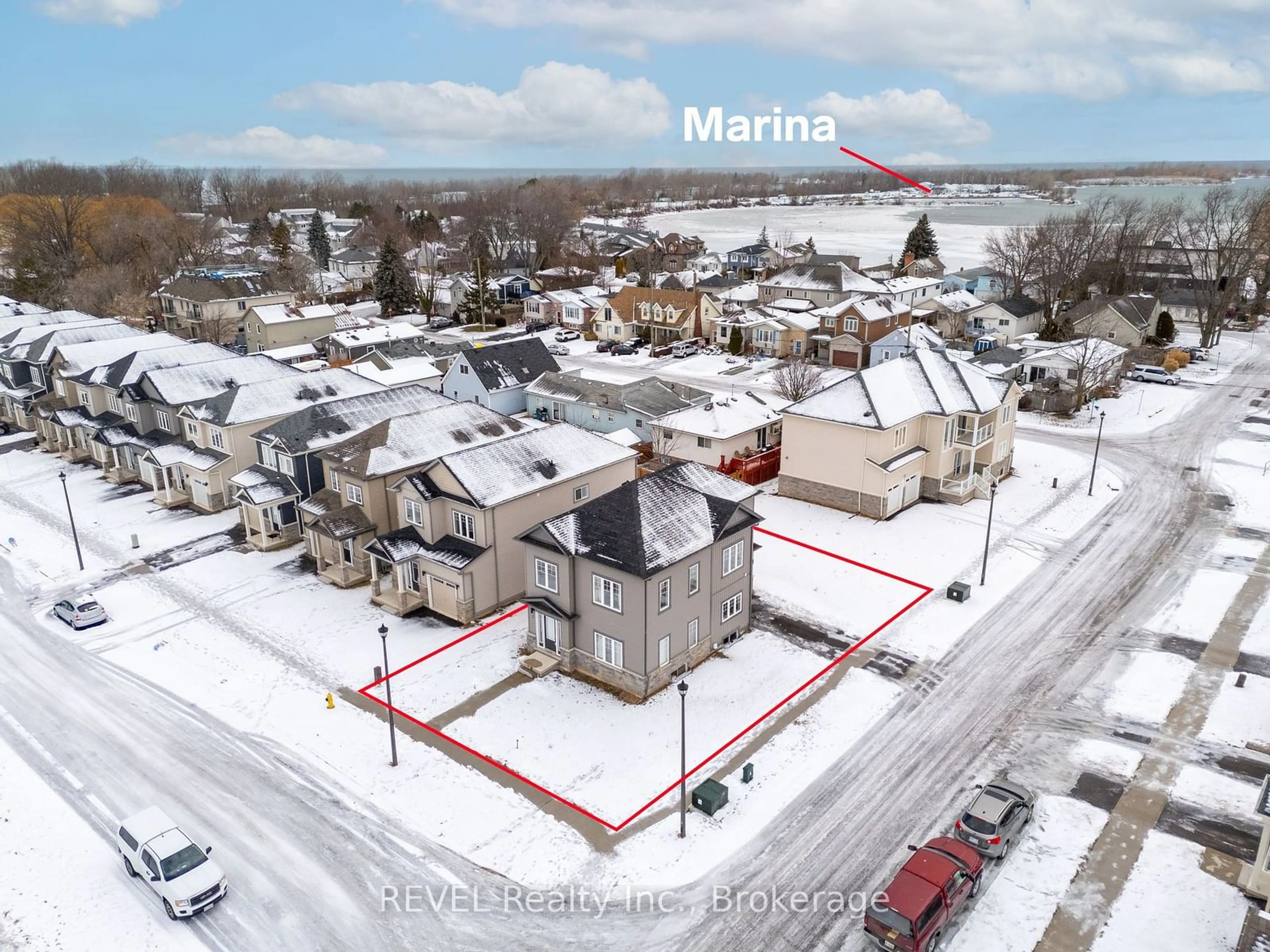 A pic from outside/outdoor area/front of a property/back of a property/a pic from drone, street for 2 Bromley Dr, St. Catharines Ontario L2M 0C9