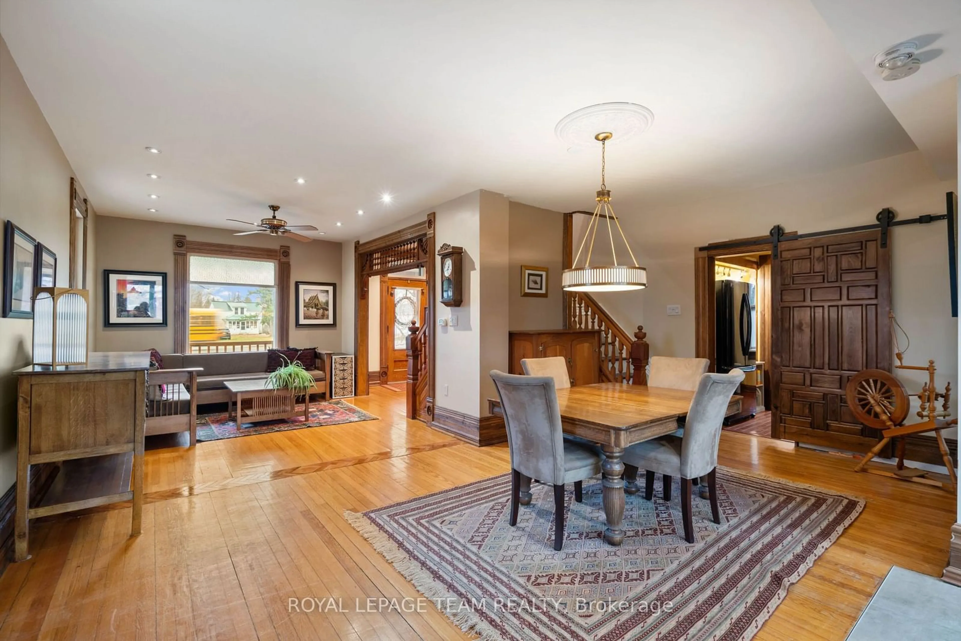 Dining room, wood/laminate floor for 77 Queen St, North Dundas Ontario K0C 1H0