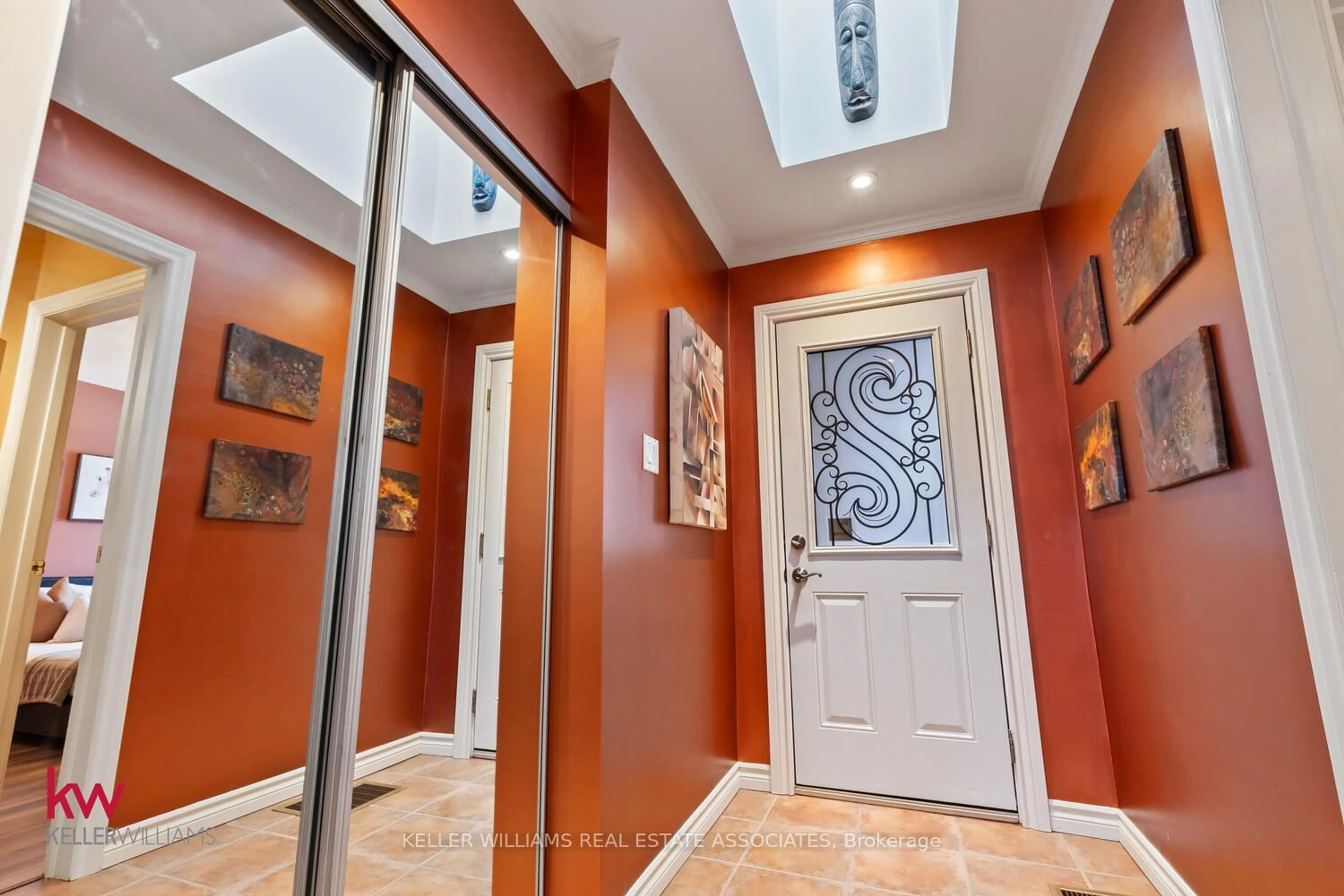 Indoor entryway for 94 Belmont Ave, Kitchener Ontario N2M 4B9