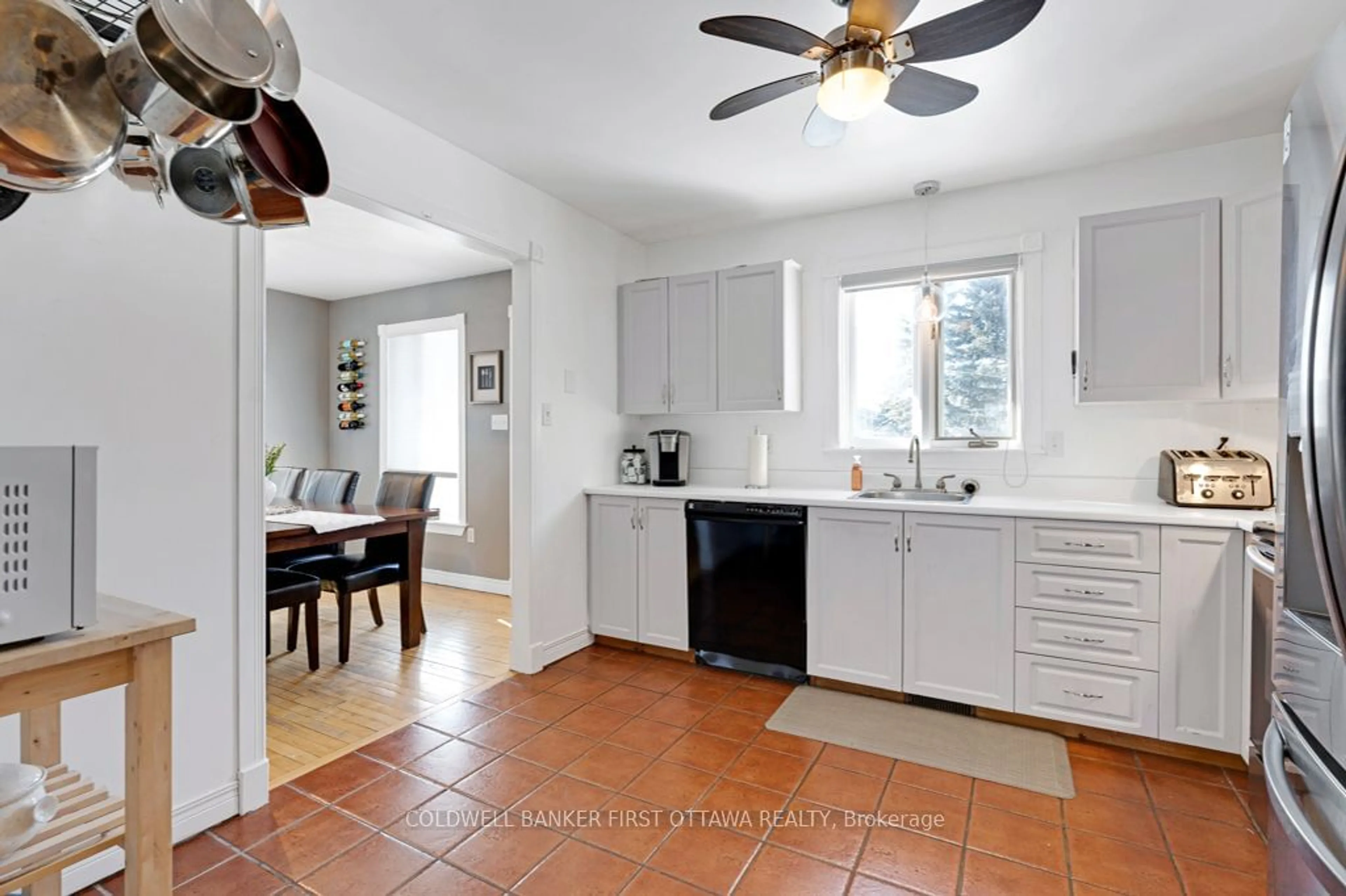 Open concept kitchen, ceramic/tile floor for 330 Nursery Rd, North Grenville Ontario K0G 1J0