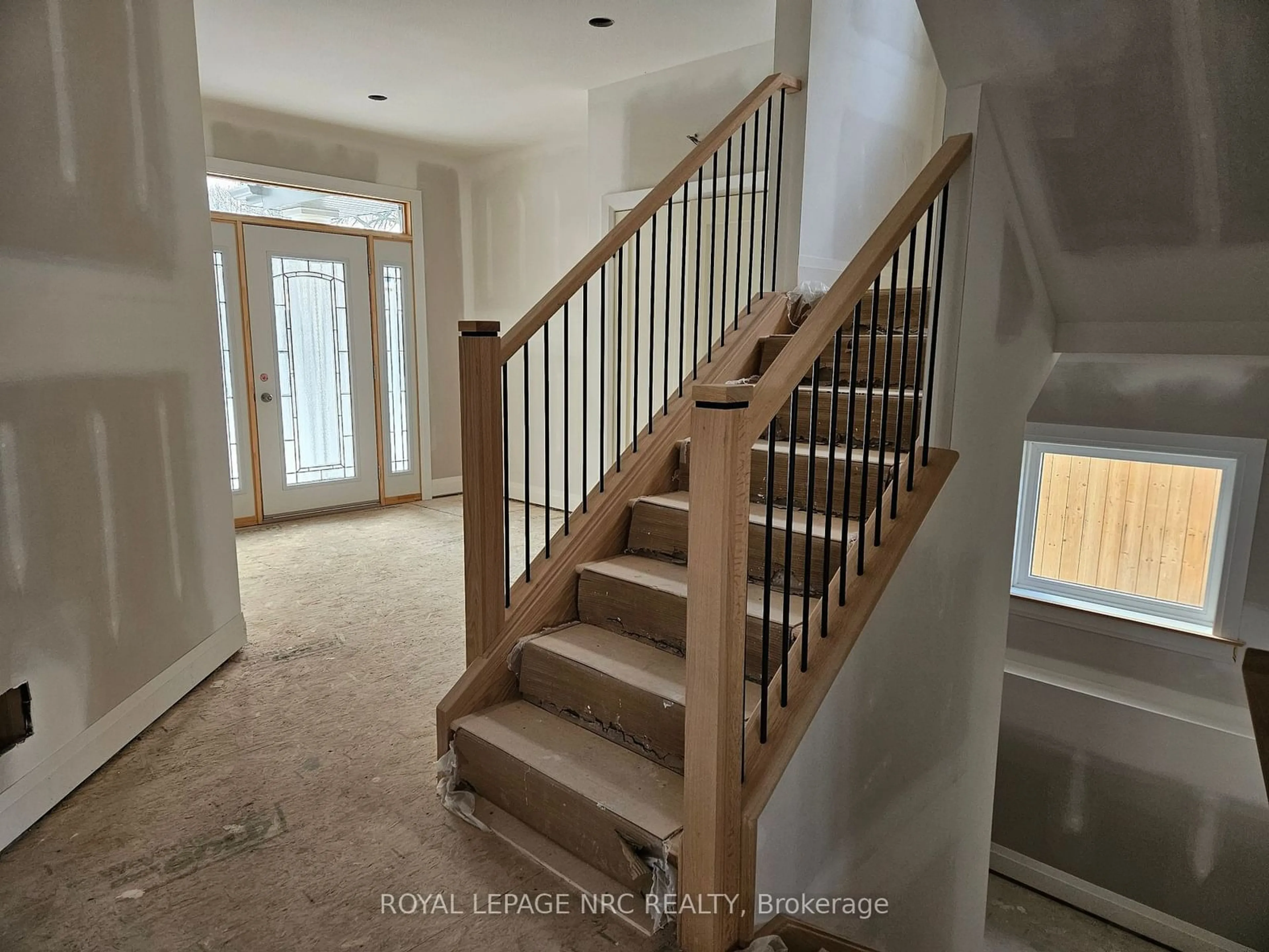 Stairs for 4705 Lee Ave, Niagara Falls Ontario L2H 1M7