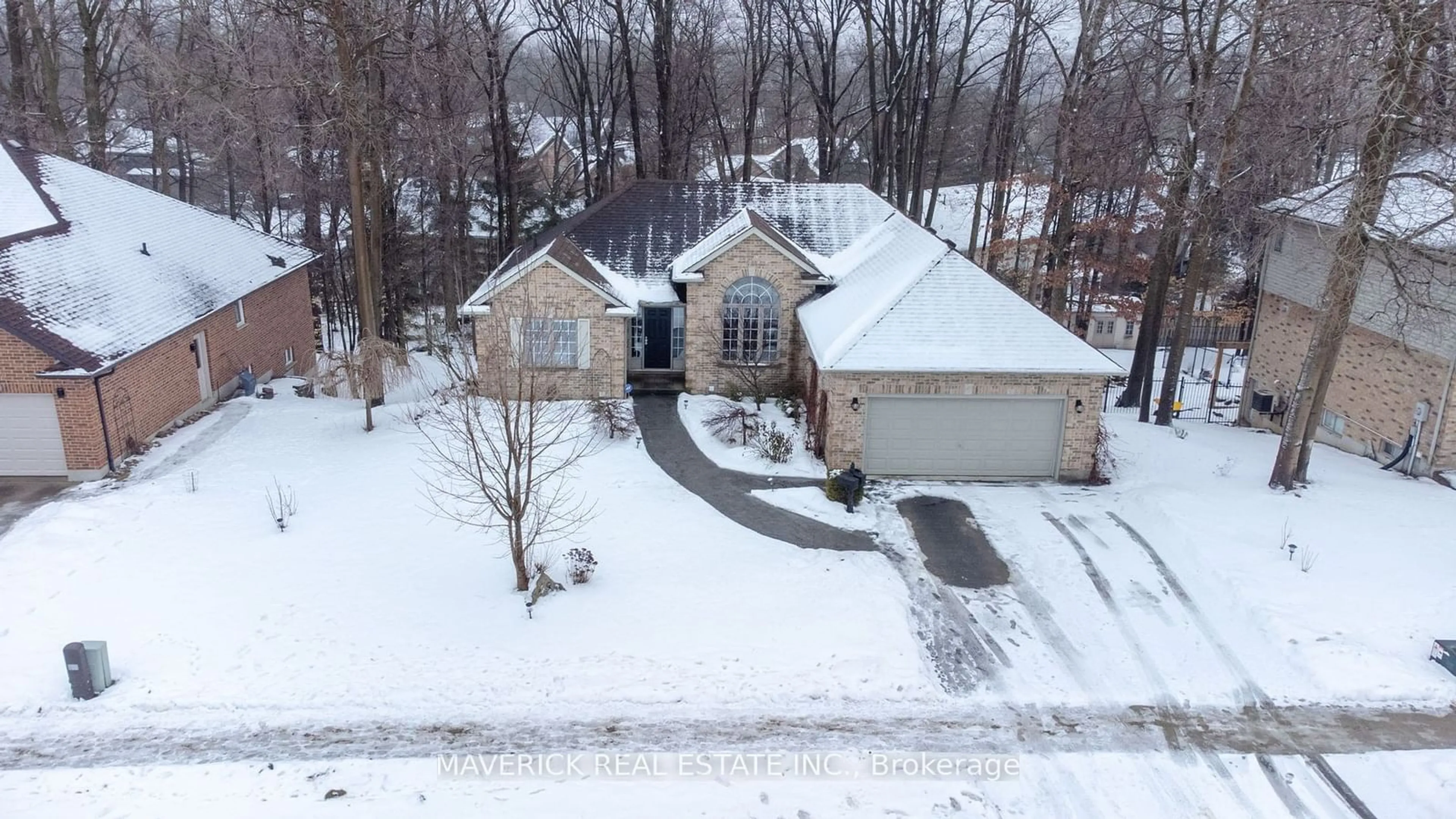 A pic from outside/outdoor area/front of a property/back of a property/a pic from drone, street for 43 Birchcrest Dr, Middlesex Centre Ontario N0L 1R0