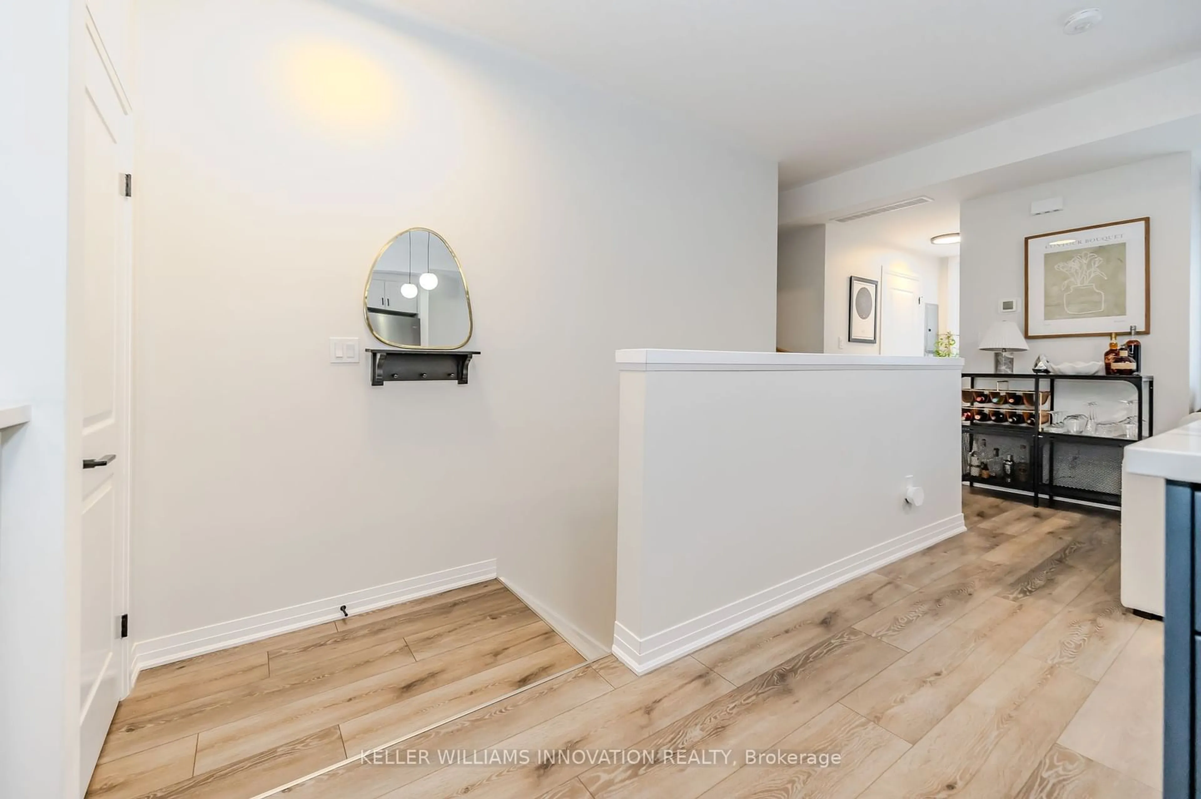 Indoor entryway for 25 Isherwood Ave #91, Cambridge Ontario N1R 1B6