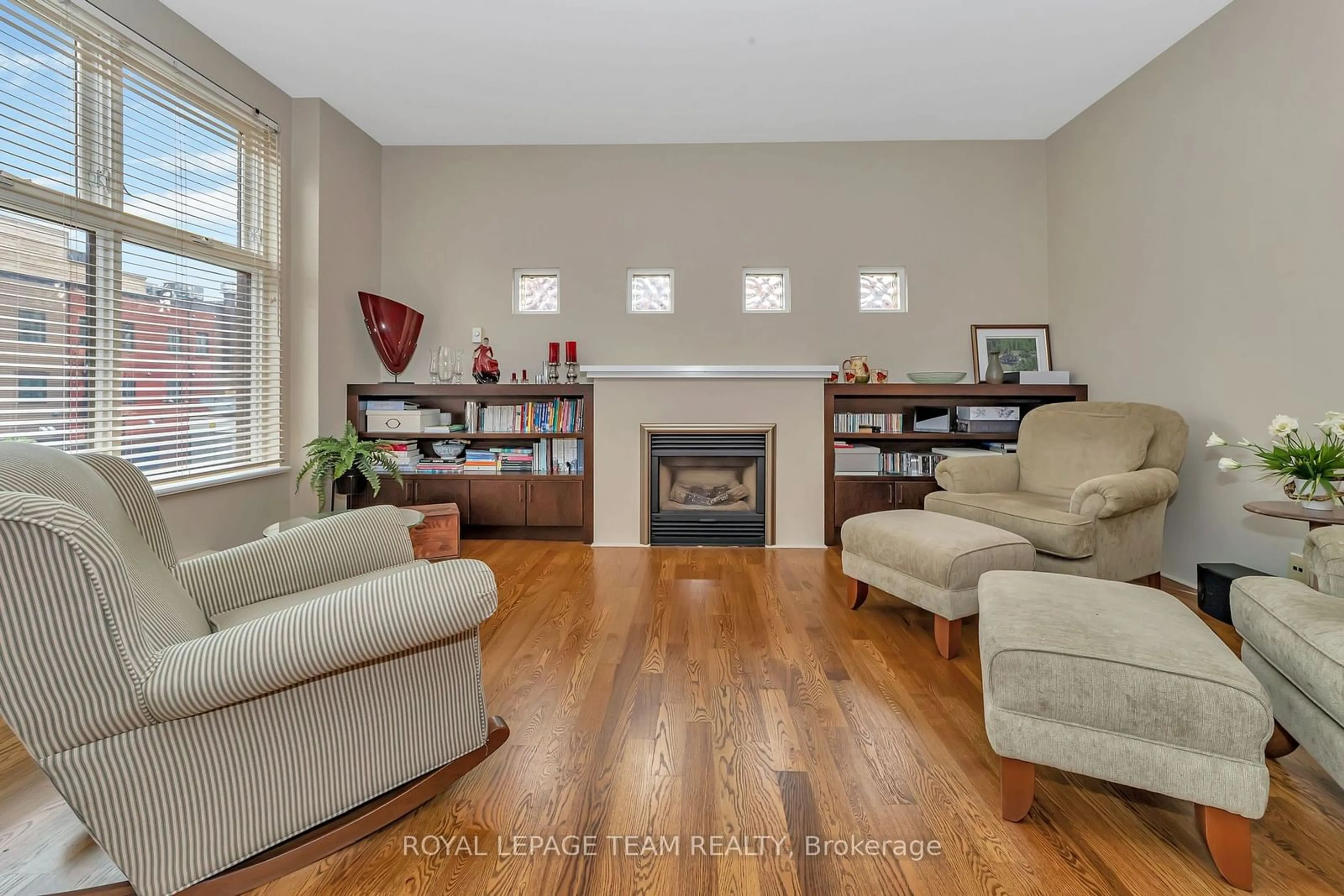 Living room with furniture, unknown for 144 Clarence St #3B, Lower Town - Sandy Hill Ontario K1N 5P8