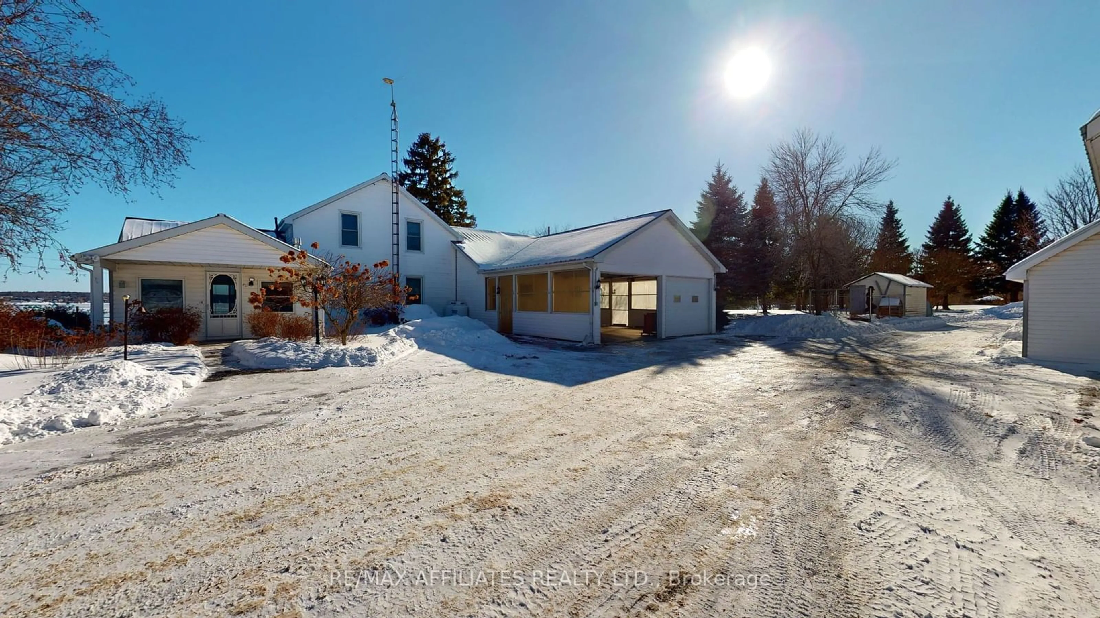 A pic from outside/outdoor area/front of a property/back of a property/a pic from drone, unknown for 1502 South Campbell Rd, Augusta Ontario K0E 1T0