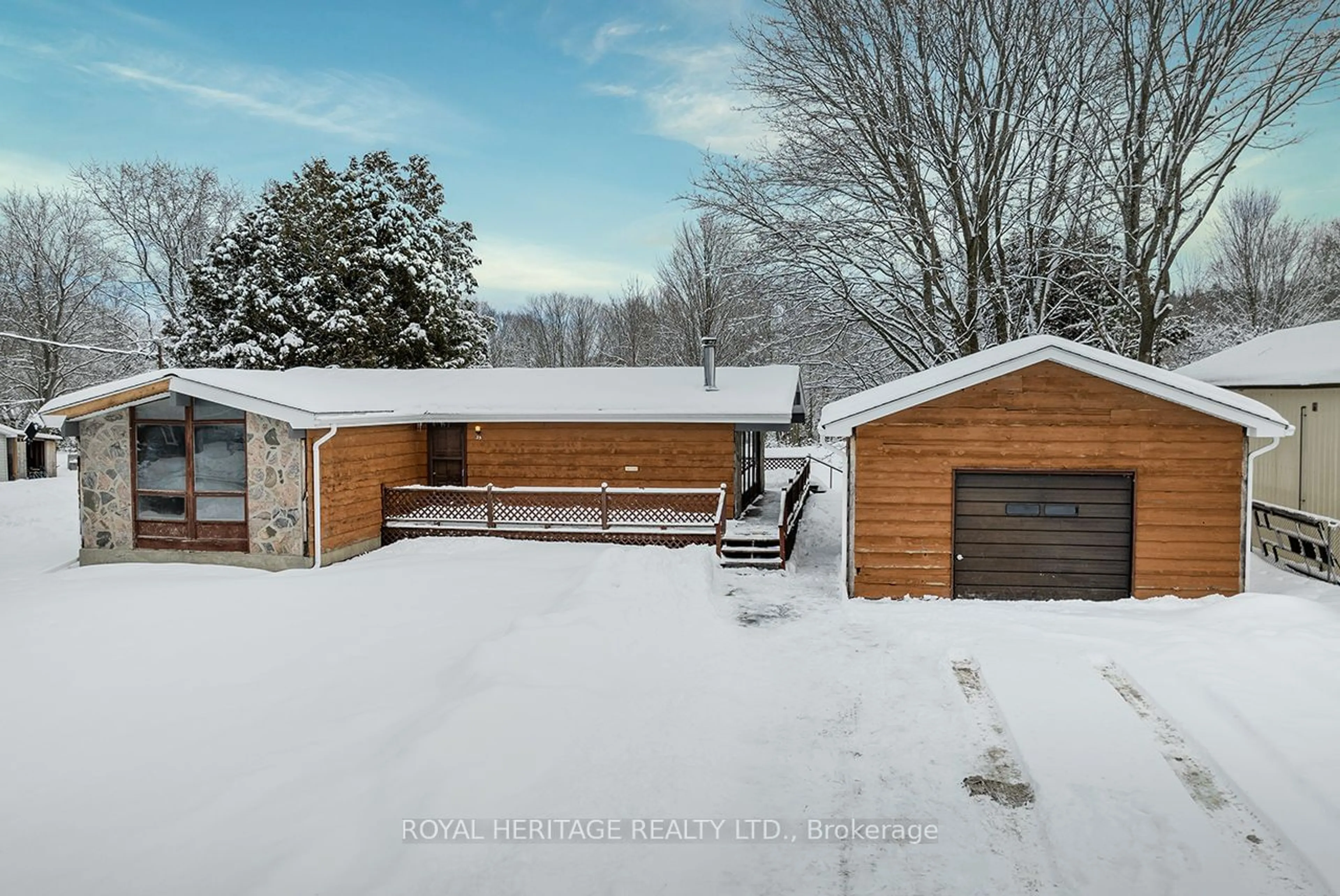 A pic from outside/outdoor area/front of a property/back of a property/a pic from drone, unknown for 35 Anne St, Cavan Monaghan Ontario L0A 1G0