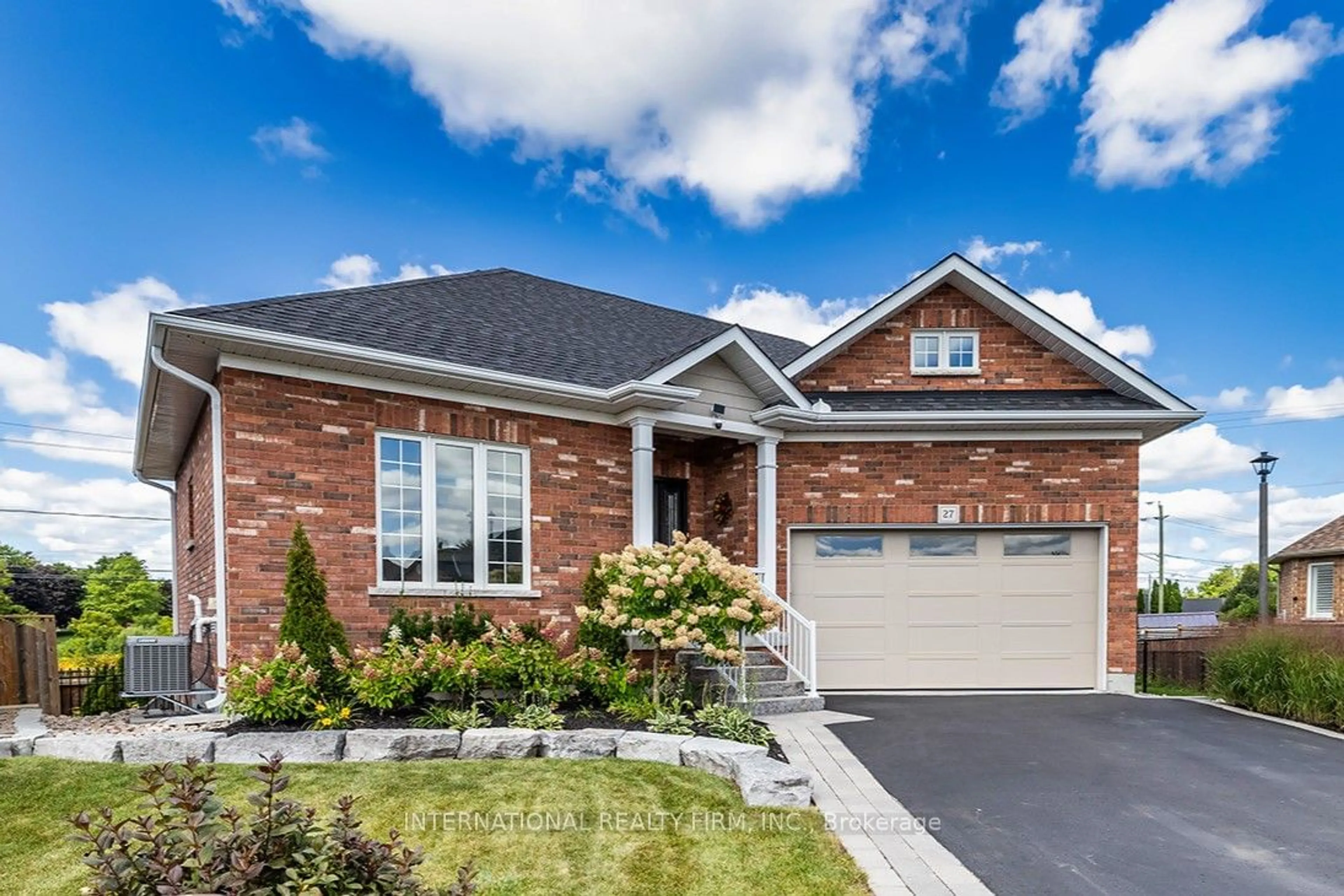 Home with brick exterior material, street for 27 Milner Crt, Kawartha Lakes Ontario K9V 0L2