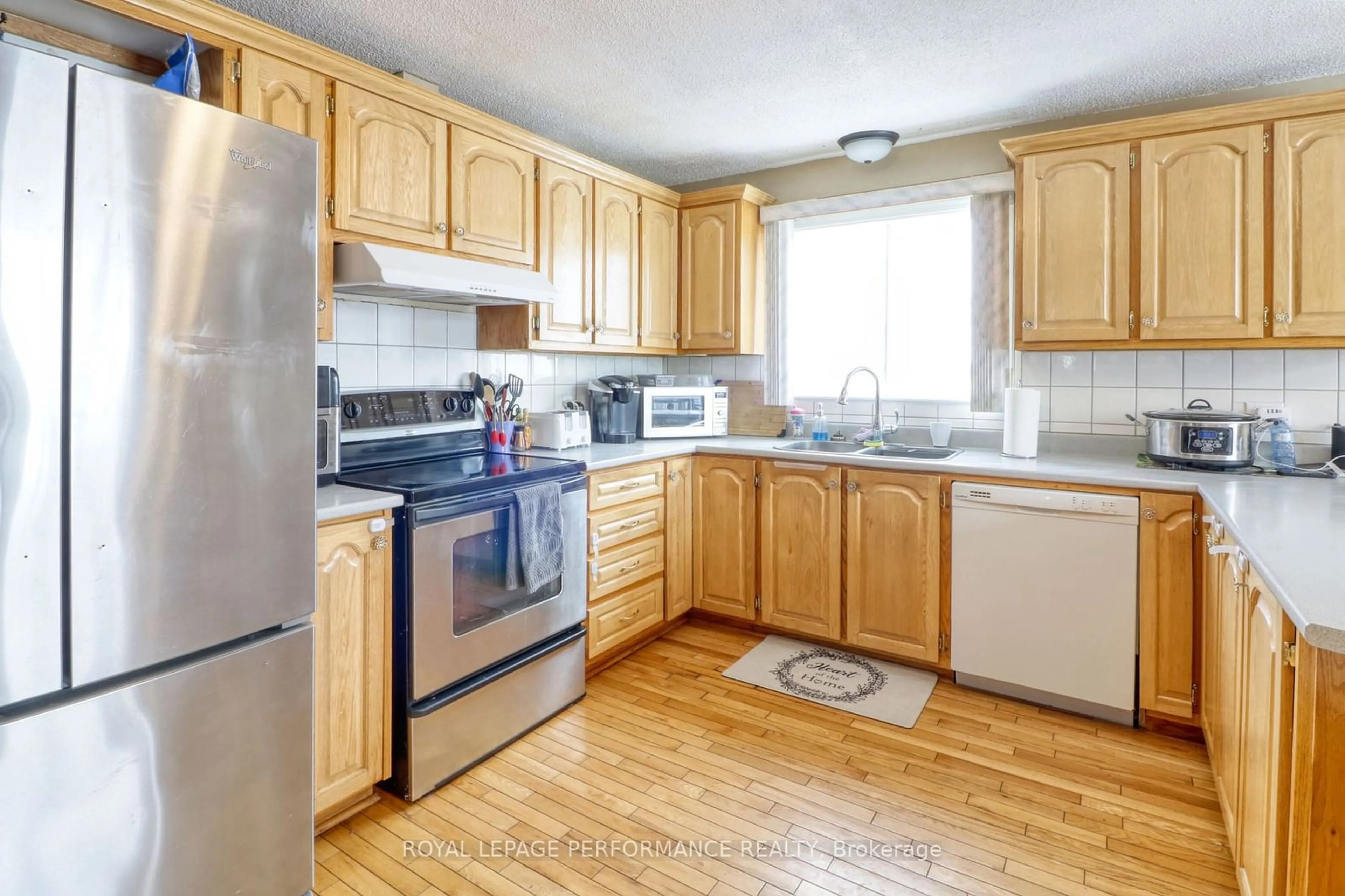 Standard kitchen, wood/laminate floor for 115 County rd  10 Rd, East Hawkesbury Ontario K0B 1P0