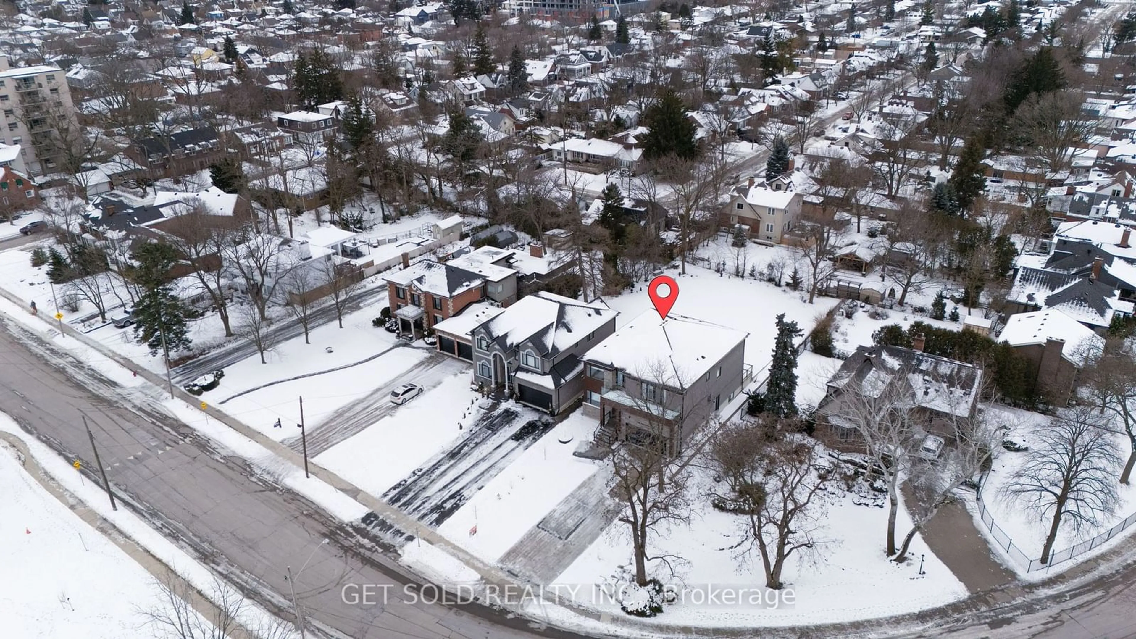 A pic from outside/outdoor area/front of a property/back of a property/a pic from drone, street for 166 Concession St, Hamilton Ontario L9A 1A8