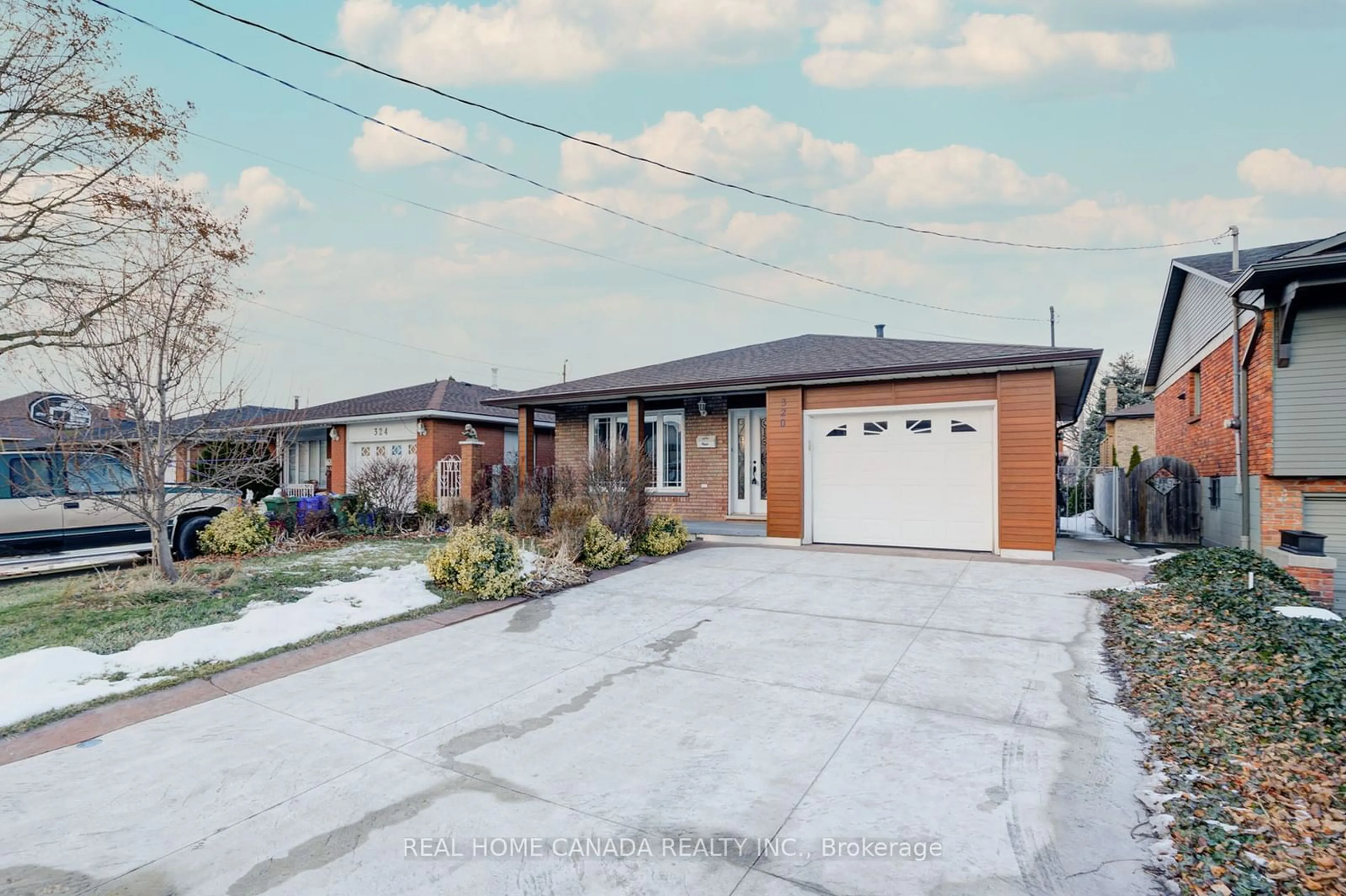 Home with brick exterior material, street for 320 Highridge Ave, Hamilton Ontario L8E 3W4