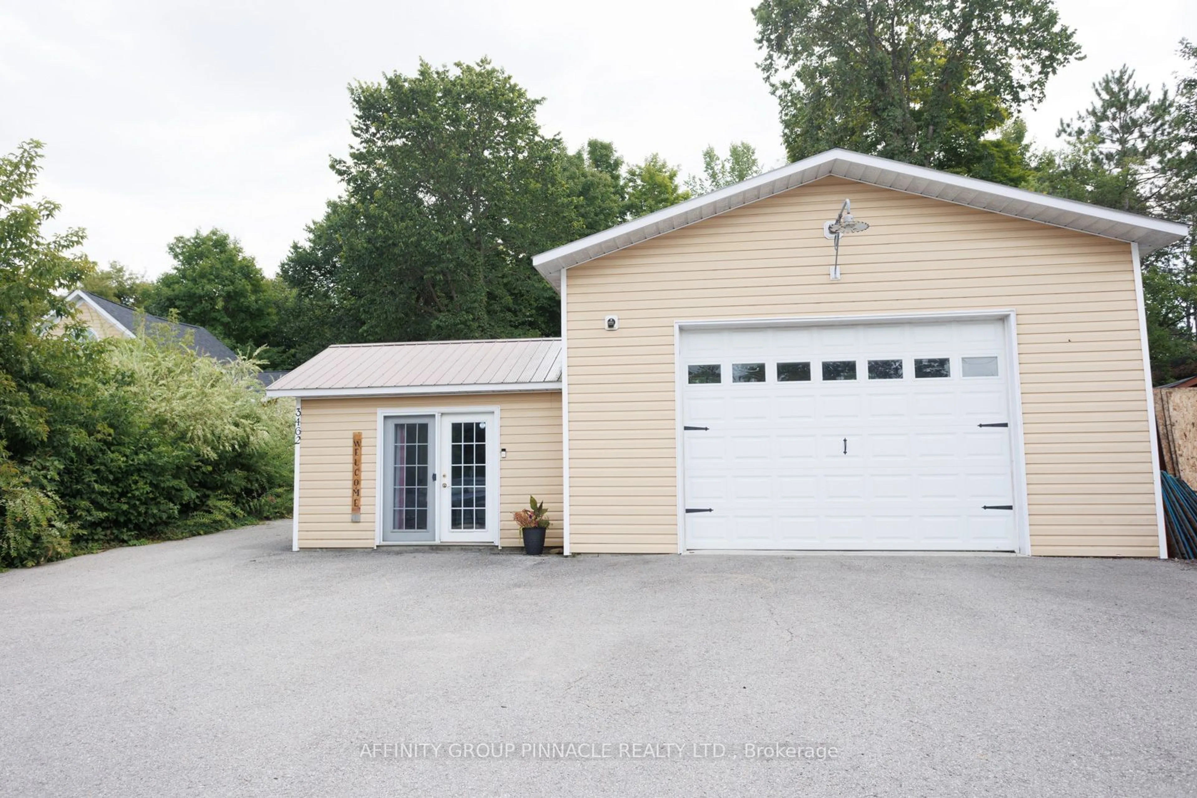 Indoor garage for 3462 Monck Rd, Kawartha Lakes Ontario K0M 2L0