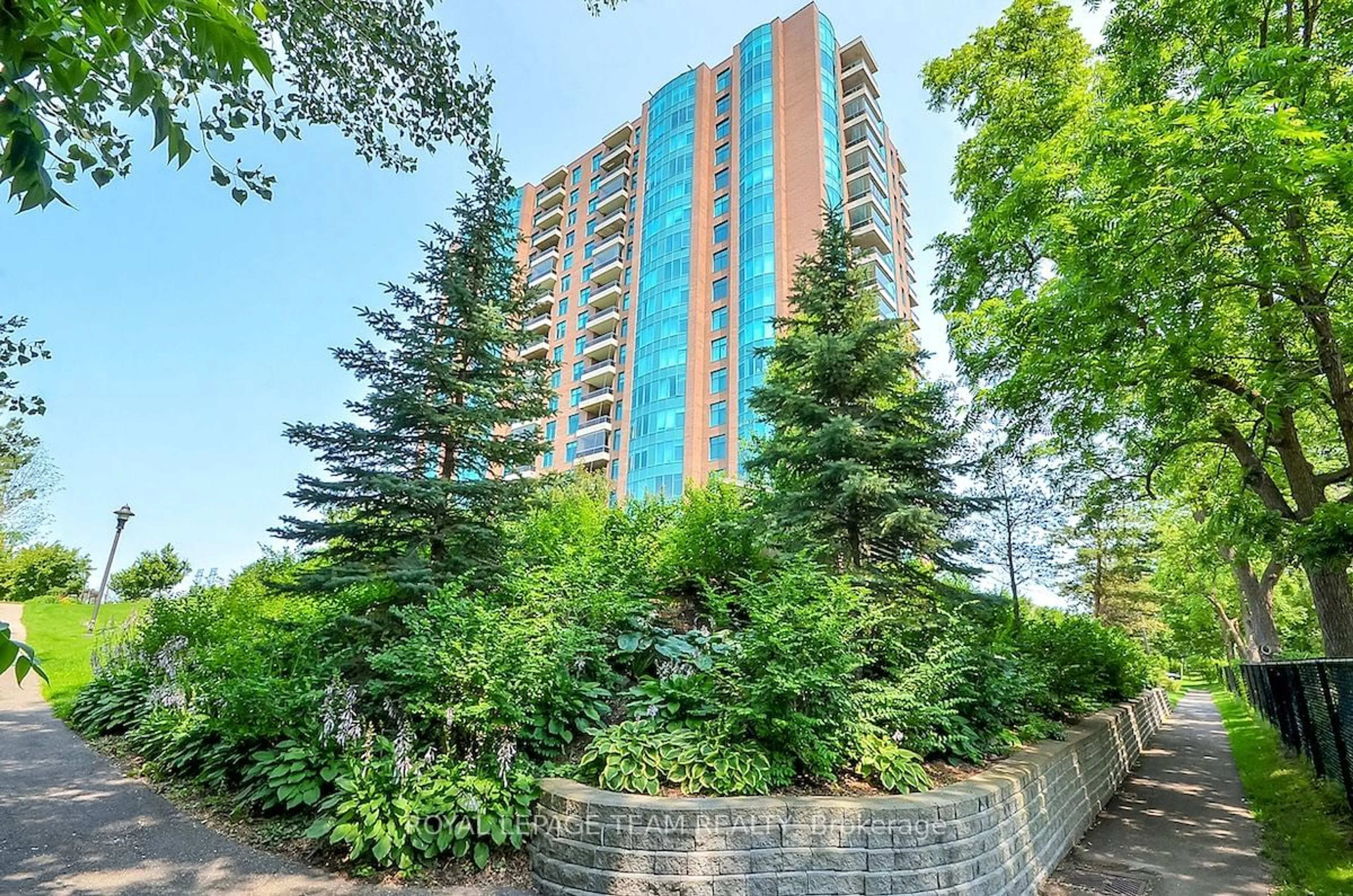 Patio, building for 3590 Rivergate Way #904, Hunt Club - Windsor Park Village and Area Ontario K1V 1V6