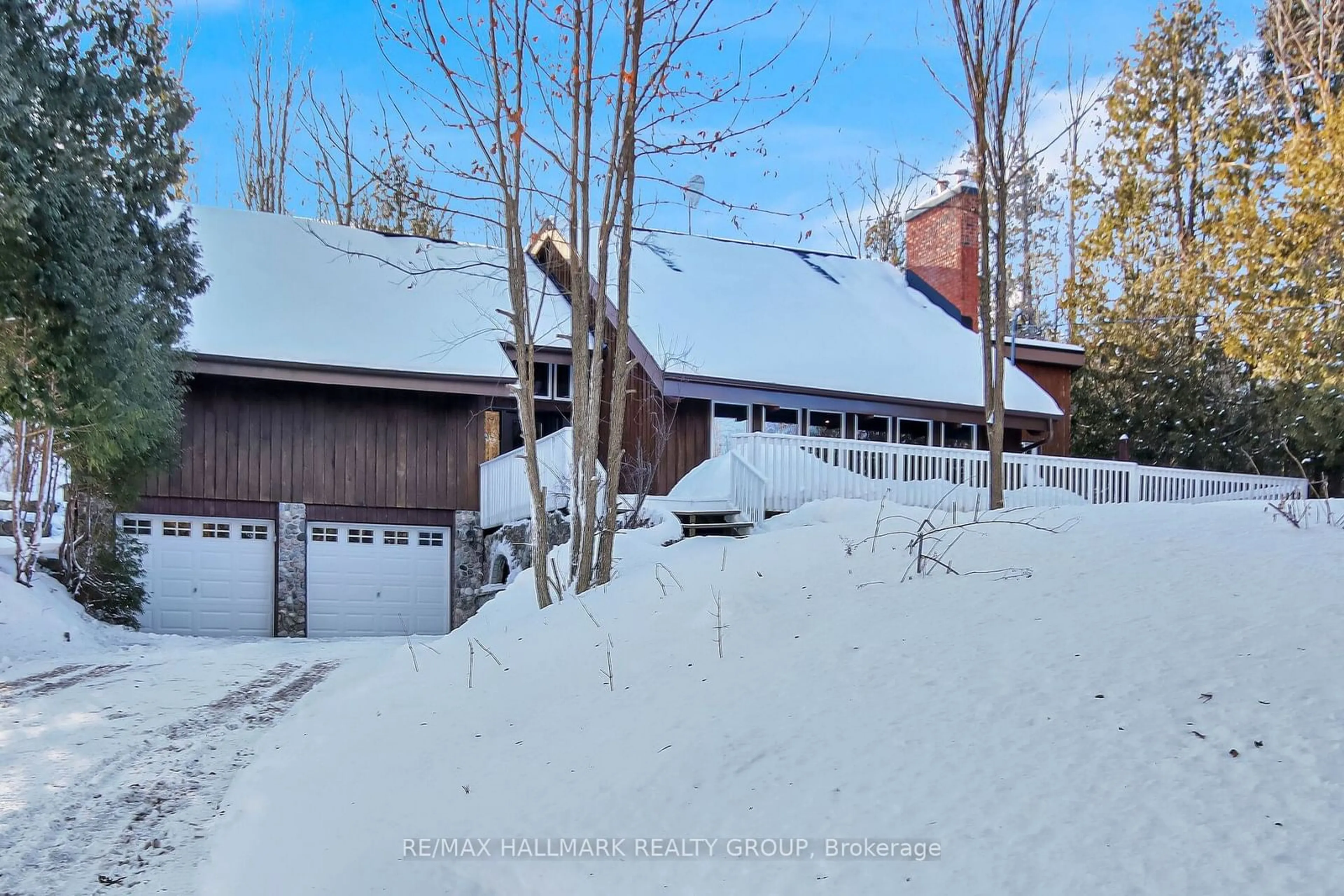 A pic from outside/outdoor area/front of a property/back of a property/a pic from drone, unknown for 4723 Northwoods Dr, Constance Bay - Dunrobin - Kilmaurs - Woodlawn Ontario K0A 3M0