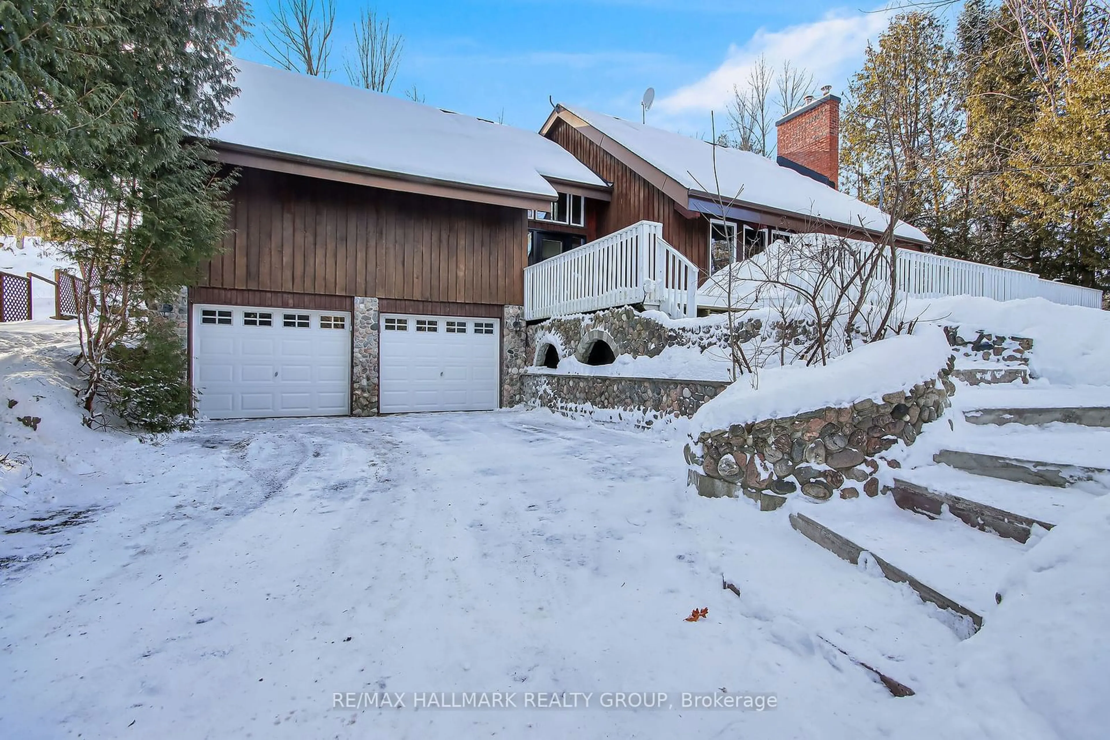 A pic from outside/outdoor area/front of a property/back of a property/a pic from drone, unknown for 4723 Northwoods Dr, Constance Bay - Dunrobin - Kilmaurs - Woodlawn Ontario K0A 3M0