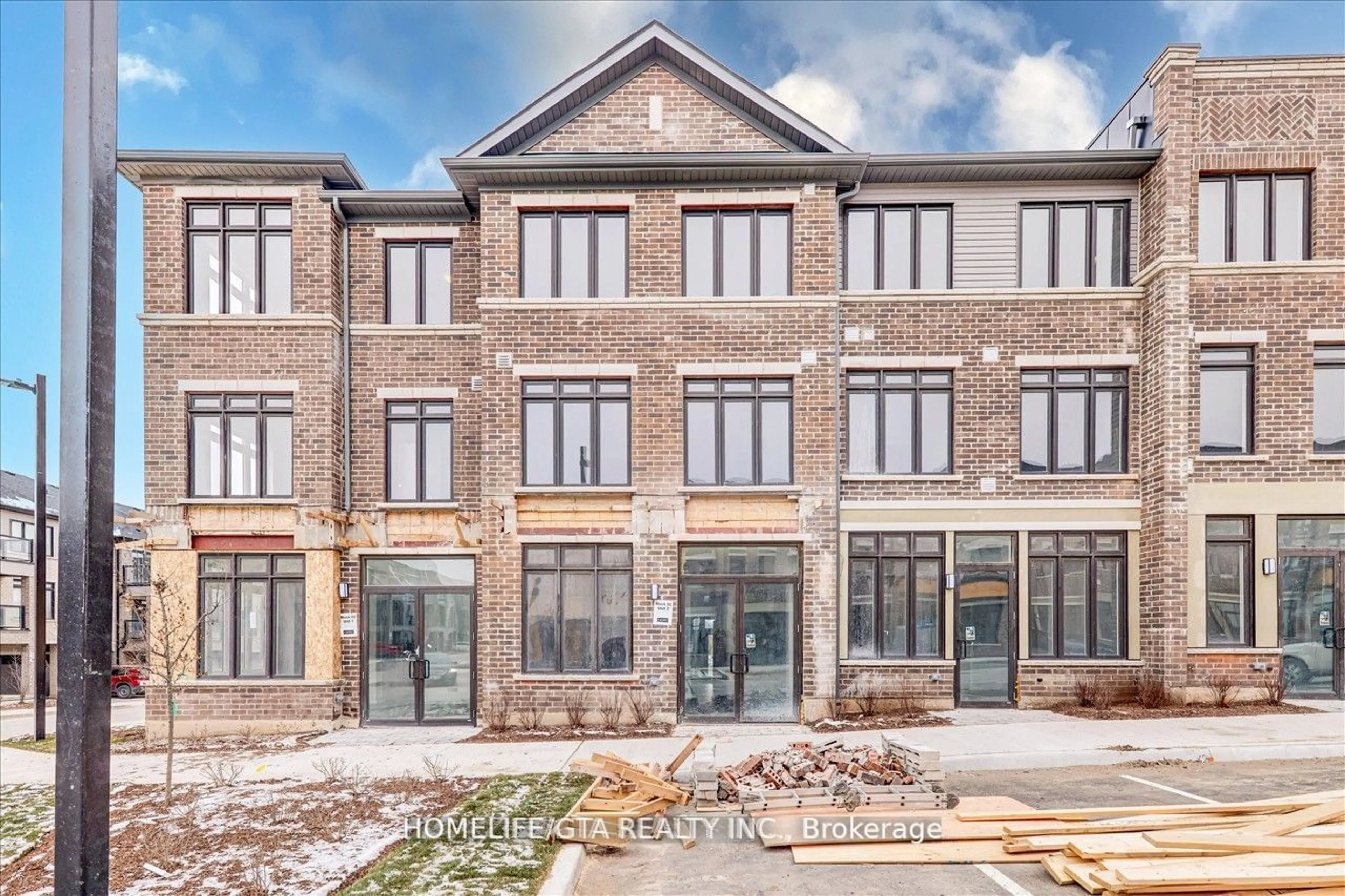 Home with brick exterior material, street for 585 Colborne St #202, Brantford Ontario N3S 3M7