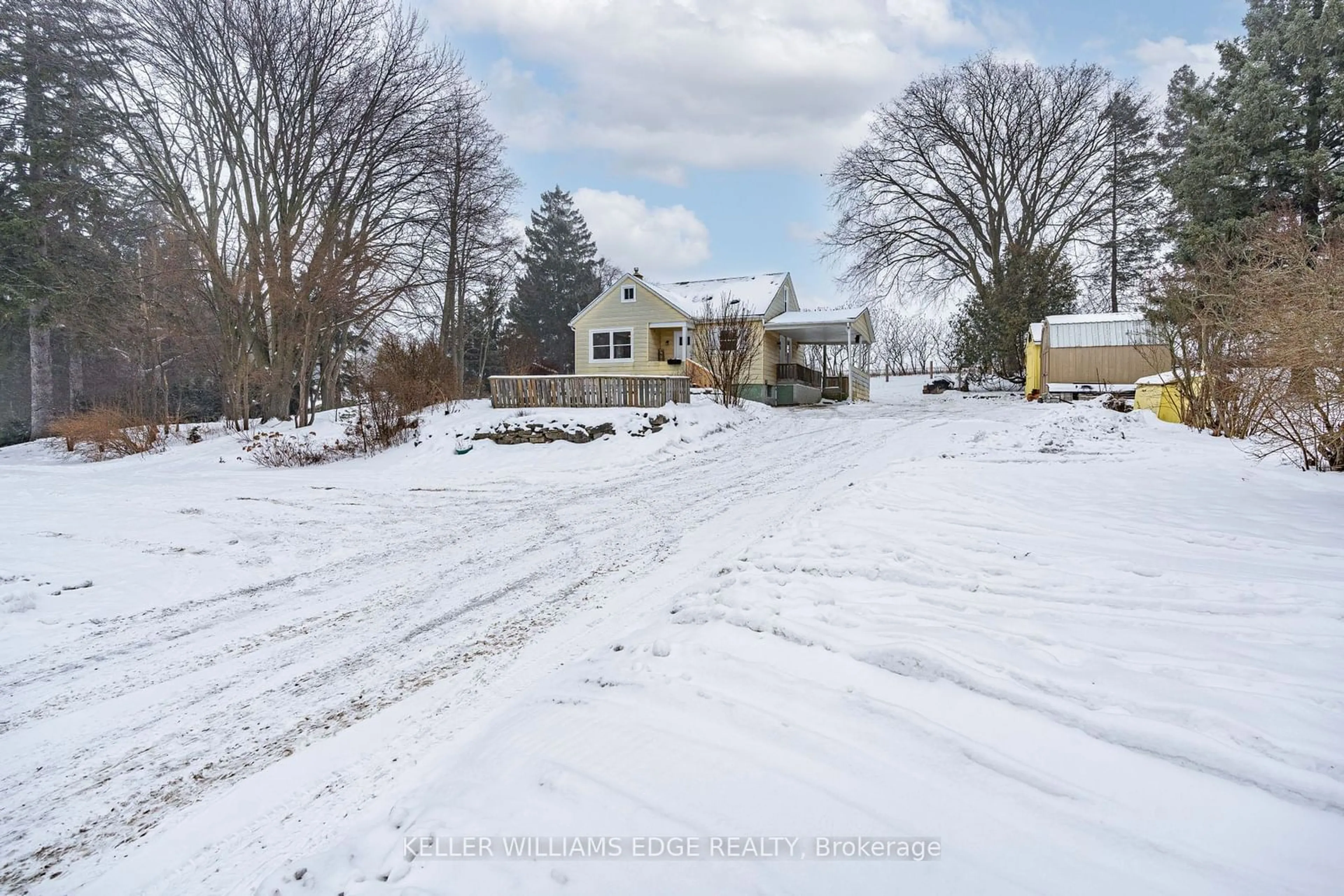 A pic from outside/outdoor area/front of a property/back of a property/a pic from drone, street for 7837 Hwy No 7, Guelph/Eramosa Ontario N1H 6H8