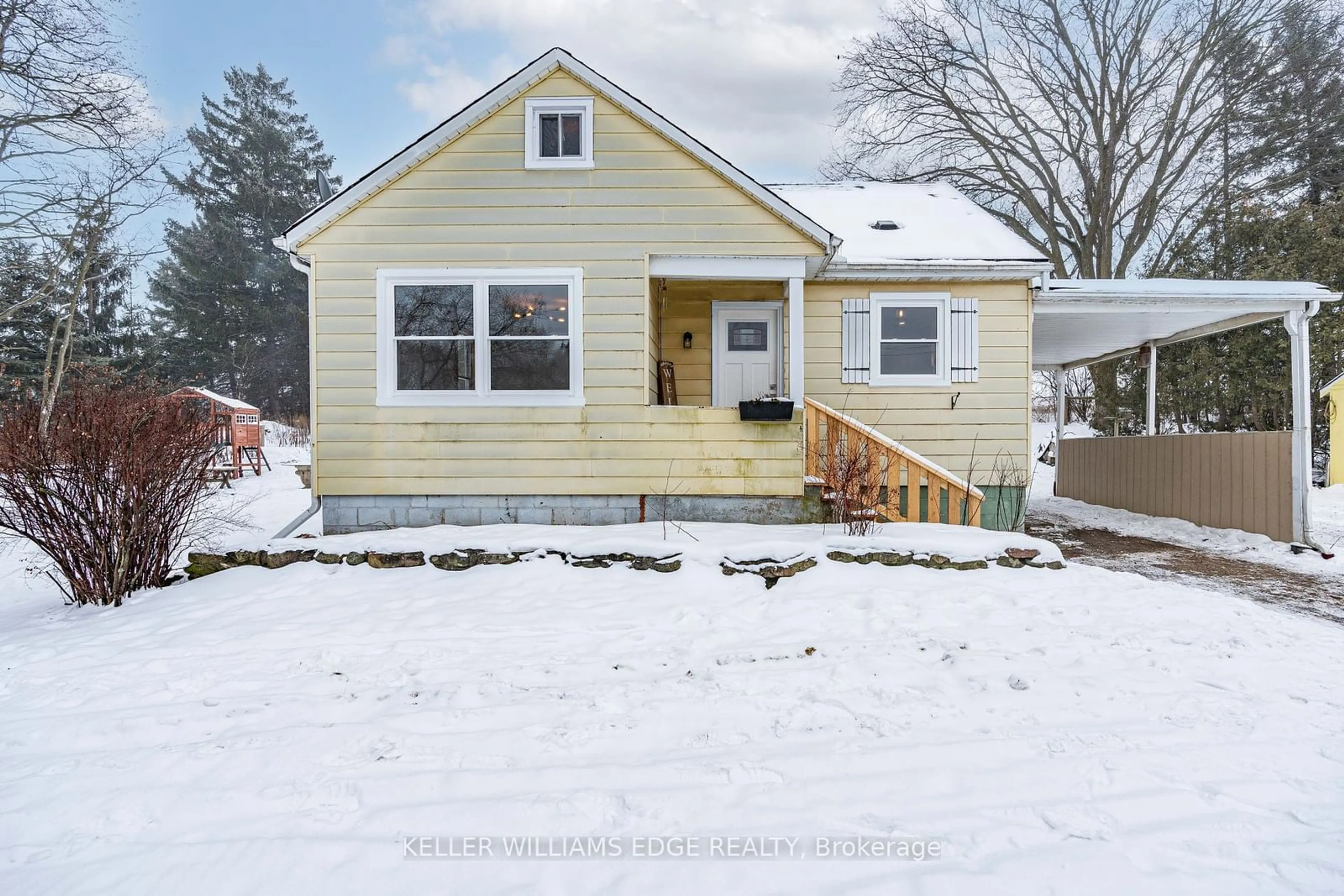 Home with vinyl exterior material, street for 7837 Hwy No 7, Guelph/Eramosa Ontario N1H 6H8