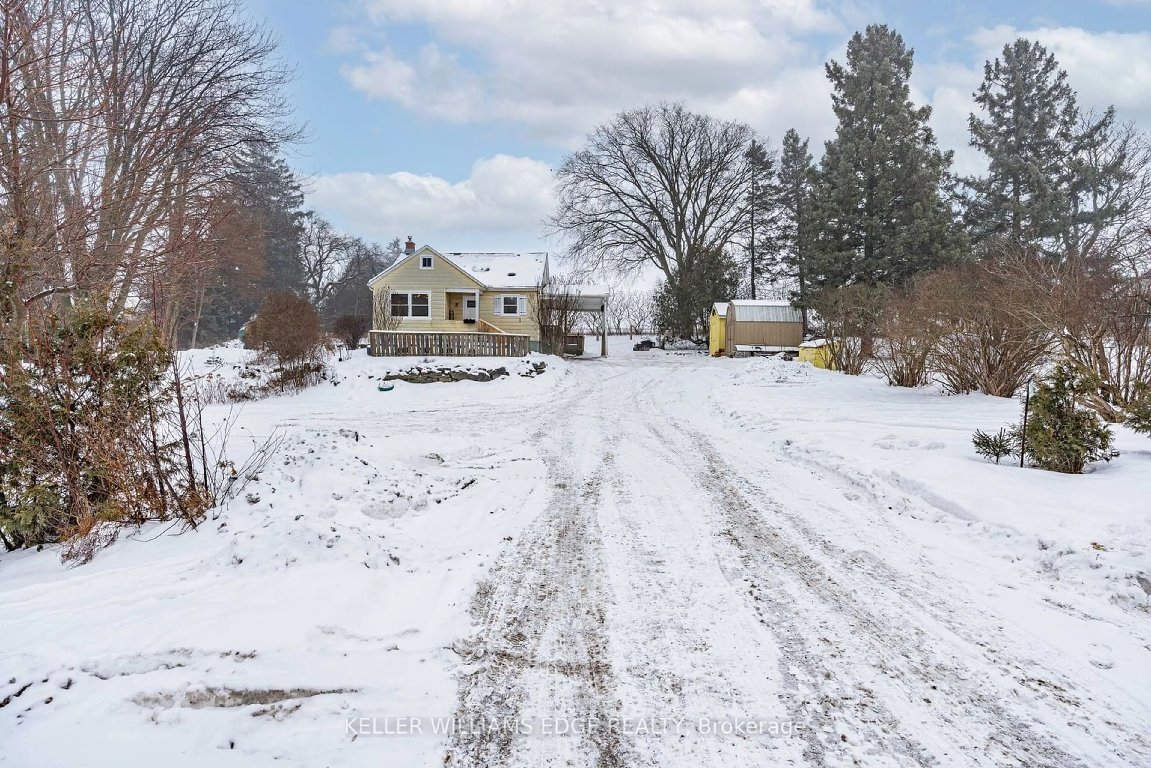 A pic from outside/outdoor area/front of a property/back of a property/a pic from drone, street for 7837 Hwy No 7, Guelph/Eramosa Ontario N1H 6H8