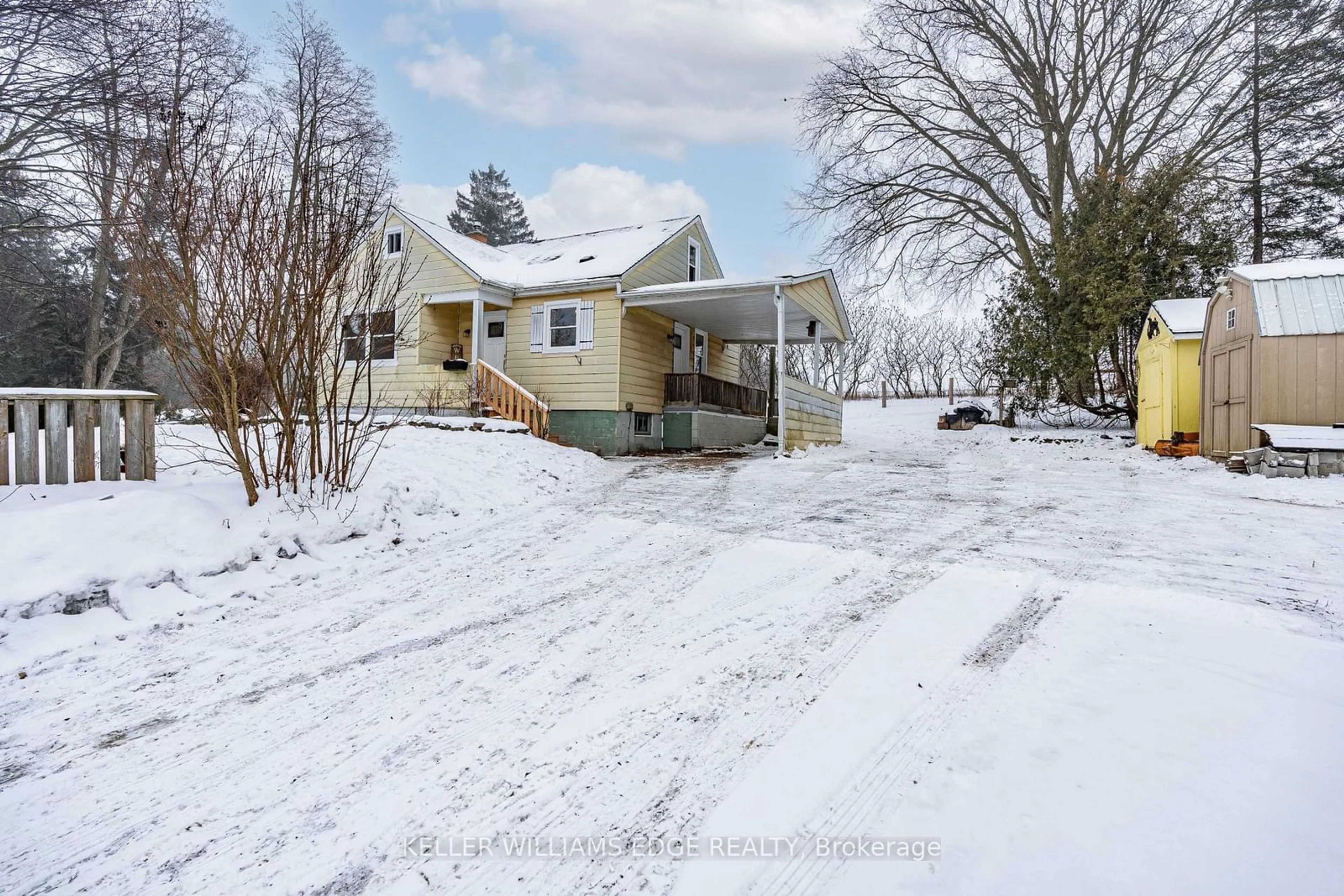 A pic from outside/outdoor area/front of a property/back of a property/a pic from drone, street for 7837 Hwy No 7, Guelph/Eramosa Ontario N1H 6H8