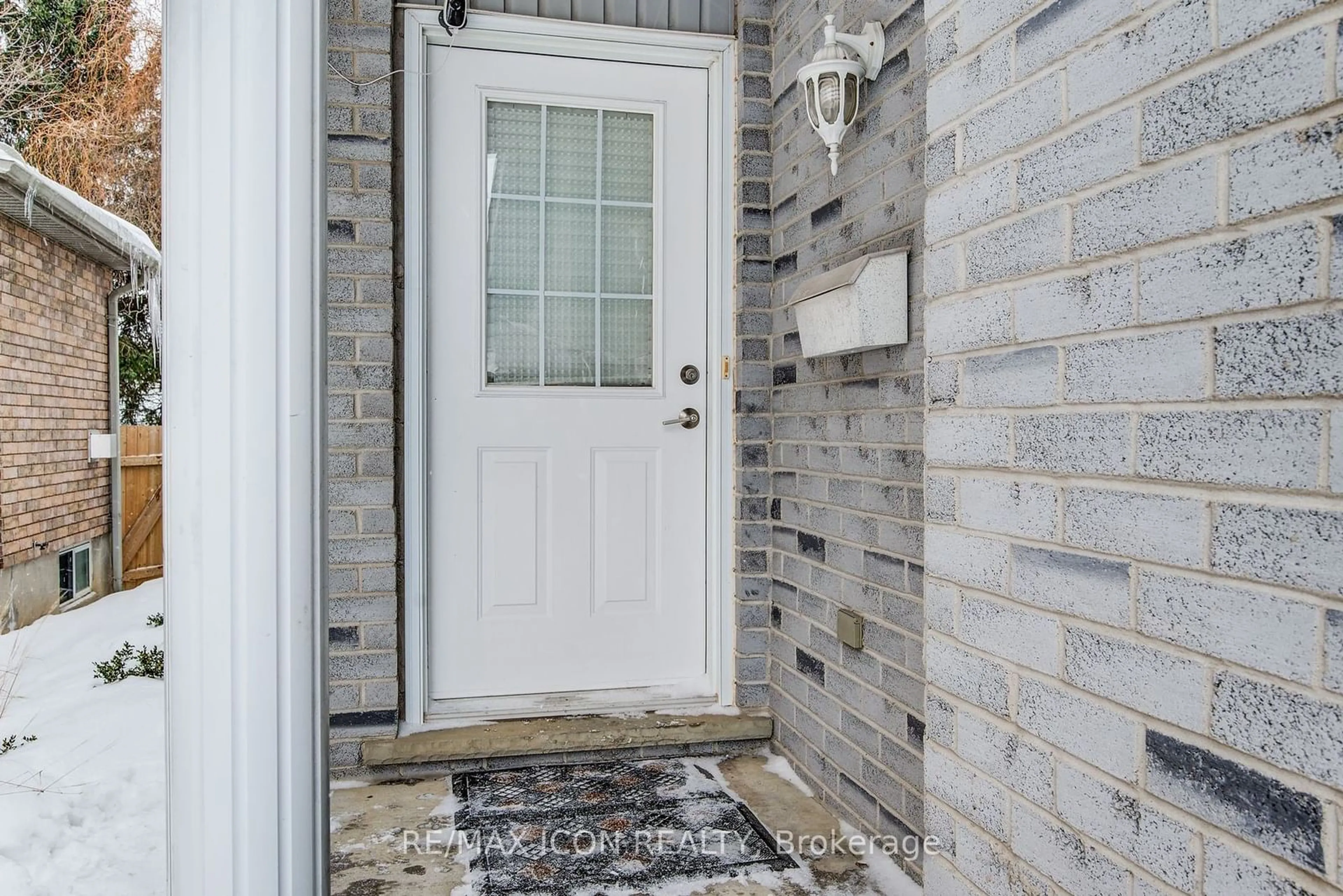 Indoor entryway for 61 Bush Clover Cres, Kitchener Ontario N2E 3P8